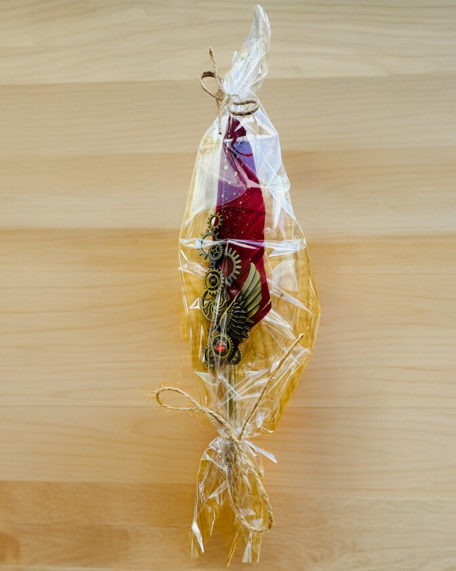 Gavesæt - Bordeaux-Lilla Gåsefjerpen "Steampunk Elegance" med Mulighed for Gravering, til gave