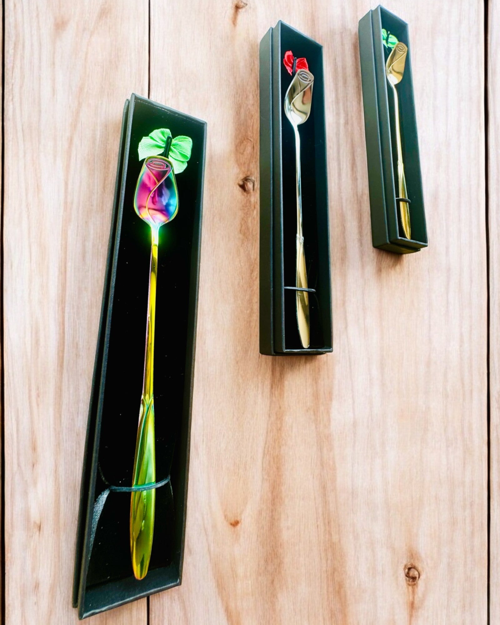 Personliggjort Rosen Ske med Mulighed for Gravering som gave - 3 farvevarianter at vælge imellem