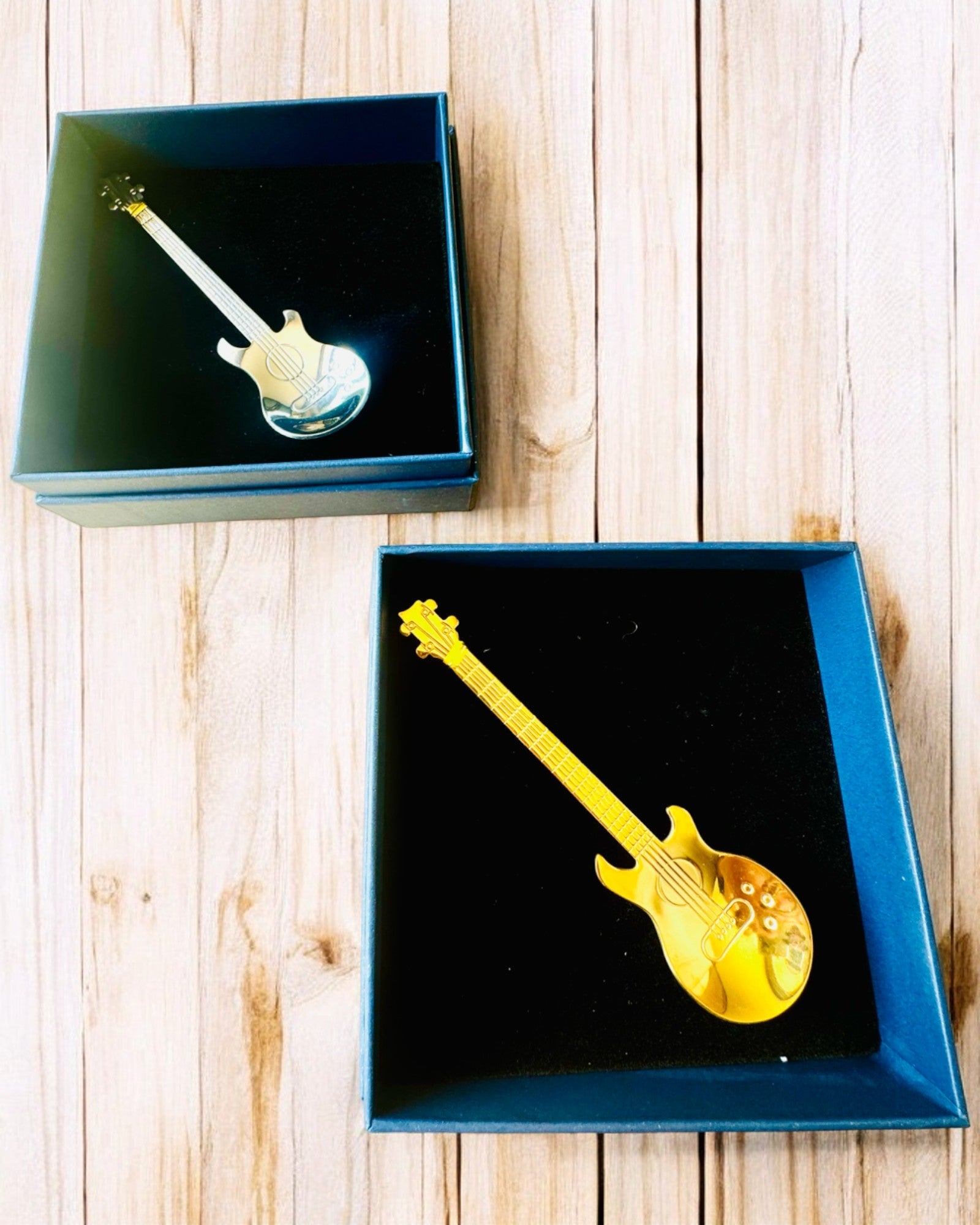 "Strunowy Hit" ske med mulighed for gravering 2 farvevarianter at vælge imellem