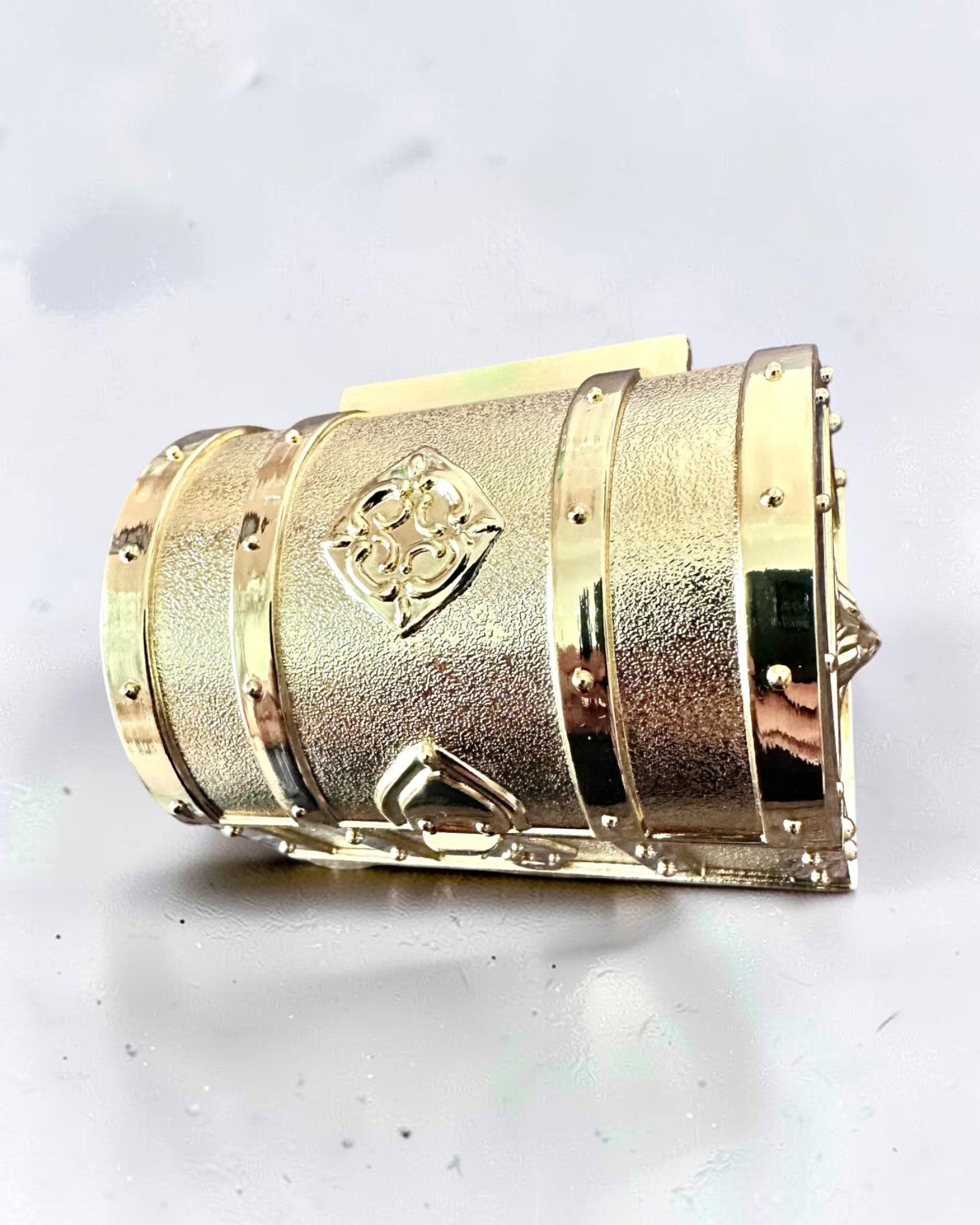 Retro Metal Skattekiste med Gravering - Sølvfarvet Kasse 7x5x5 cm