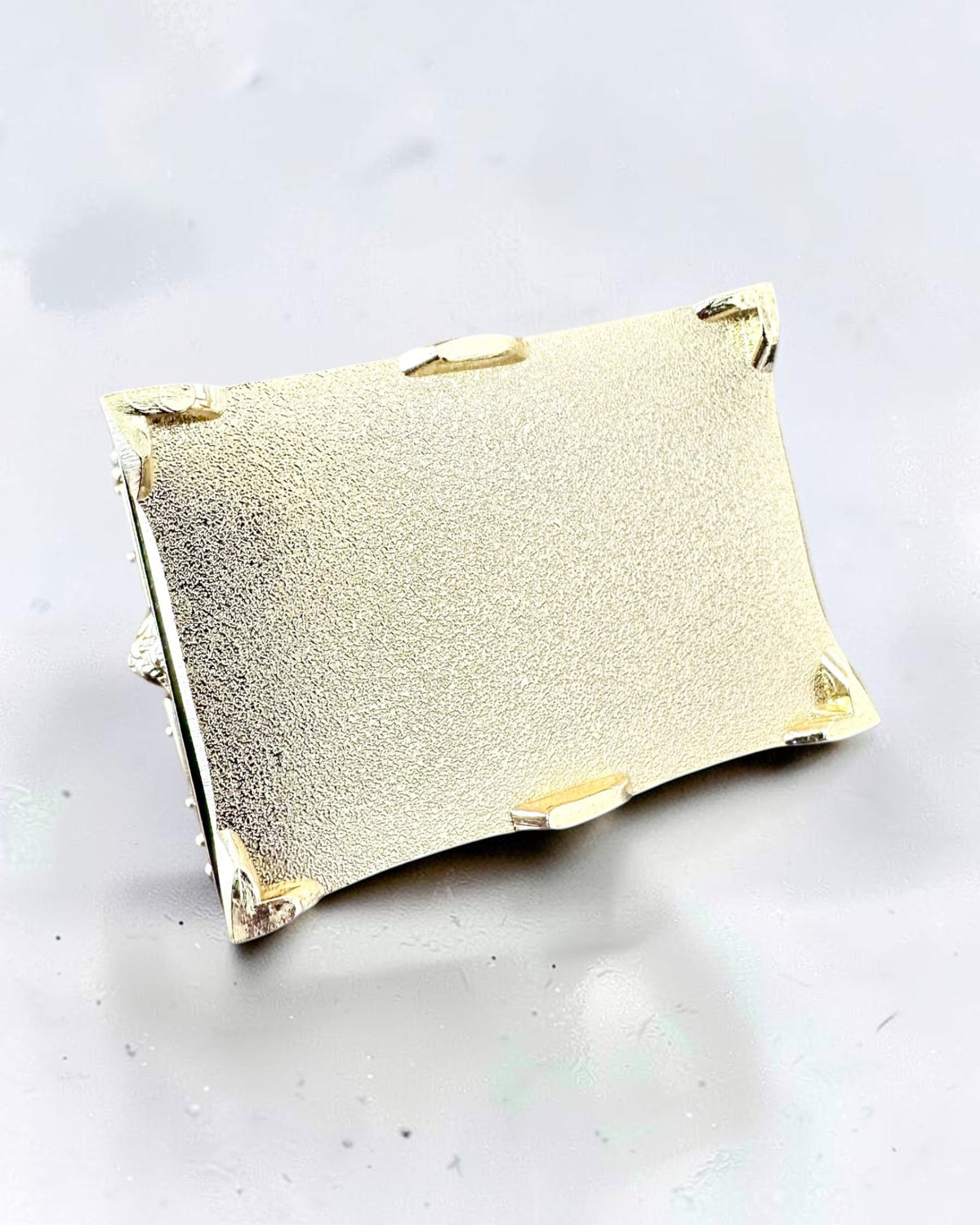 Retro Metal Skattekiste med Gravering - Sølvfarvet Kasse 7x5x5 cm