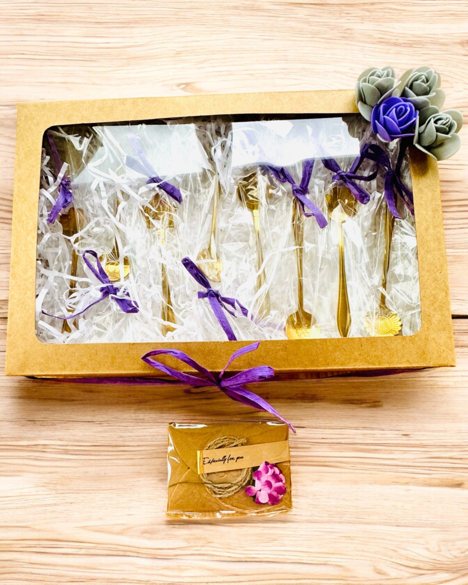 Sæt af skeer "Blomster Rapsodi" - personliggørelse med gravering som gave, 2 varianter at vælge imellem