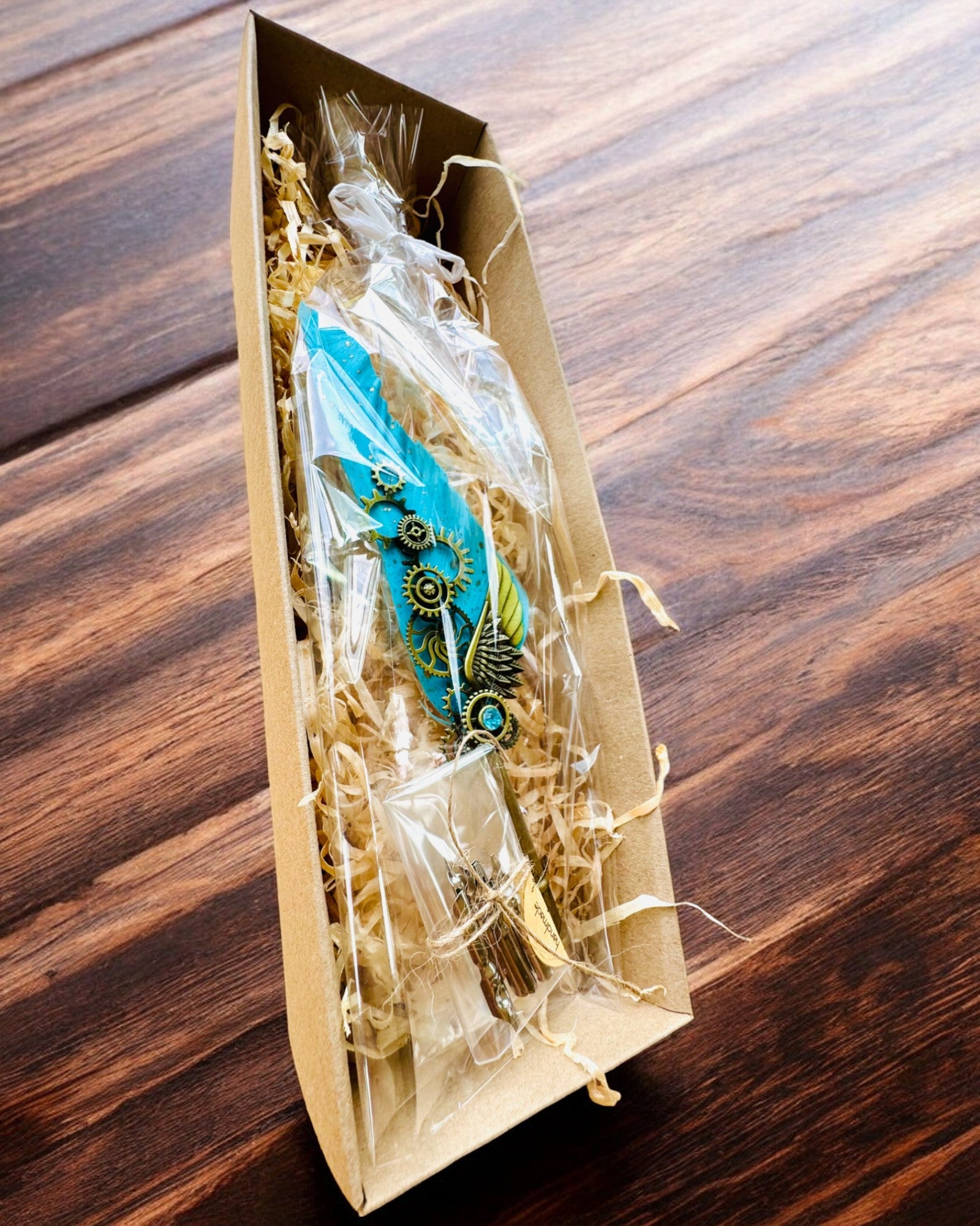 Kaligrafipenne "Steampunk Elegance" med Kalkunfjer - Håndlavet 5 varianter at vælge imellem, personliggørelse med gravering til gave