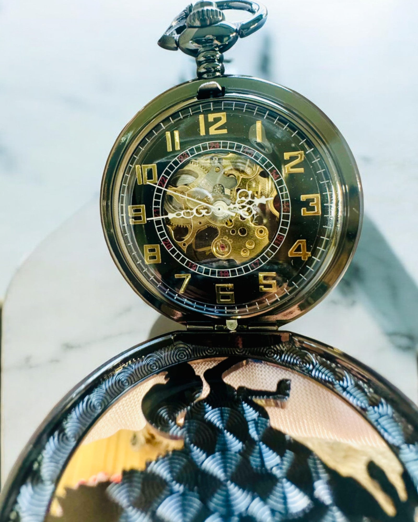 Lommeur "Equus Tempus" - Sort med Hestemotiv, mulighed for personlig gravering - sort urskive