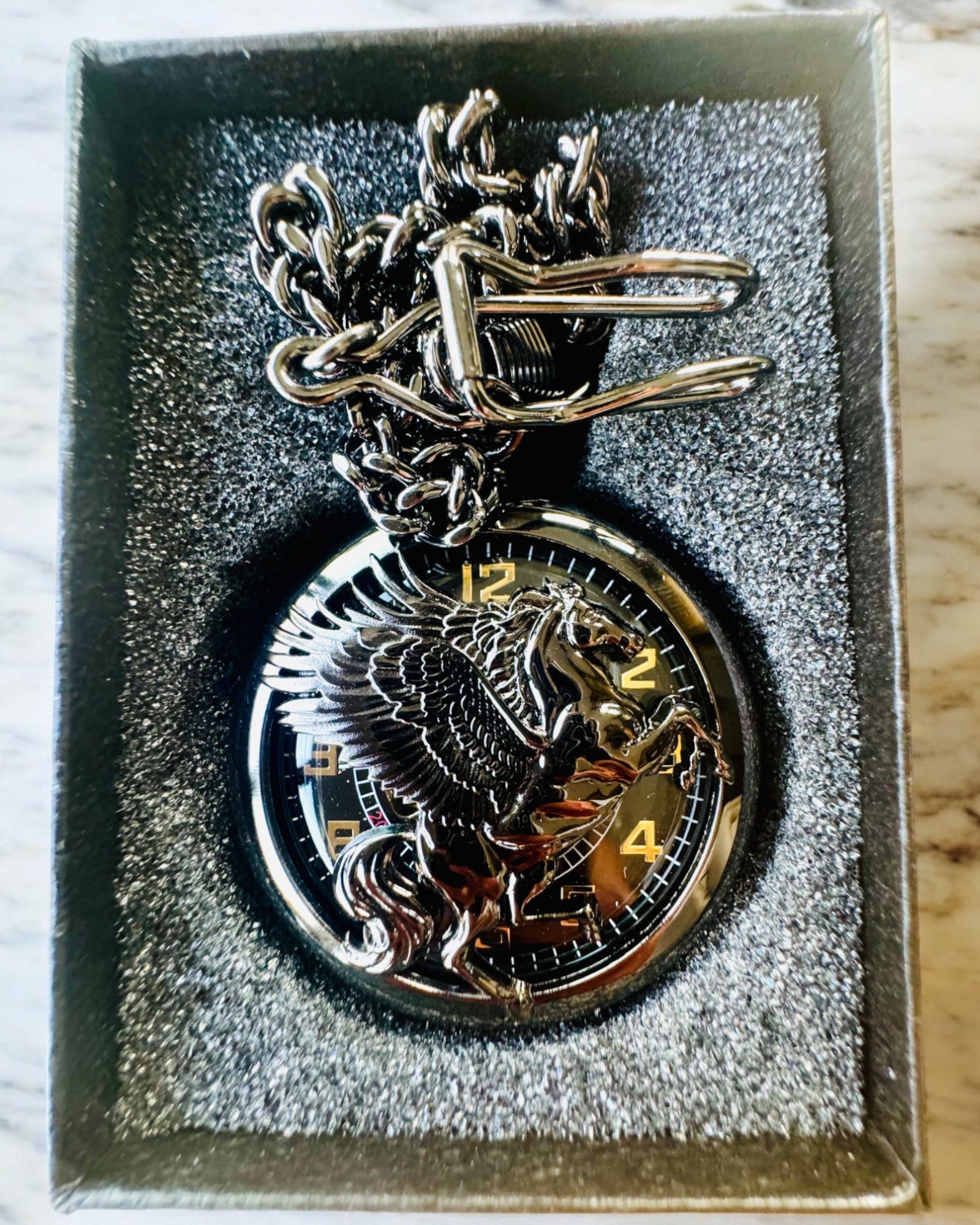 Lommeur "Equus Tempus" - Sort med Hestemotiv, mulighed for personlig gravering - sort urskive