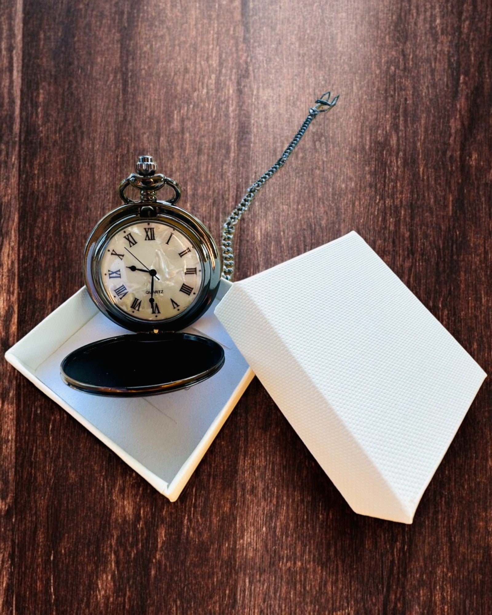 Klassisk Lommeur med Romertal og Kæde, Kvarts, Sort Glans - farve sort