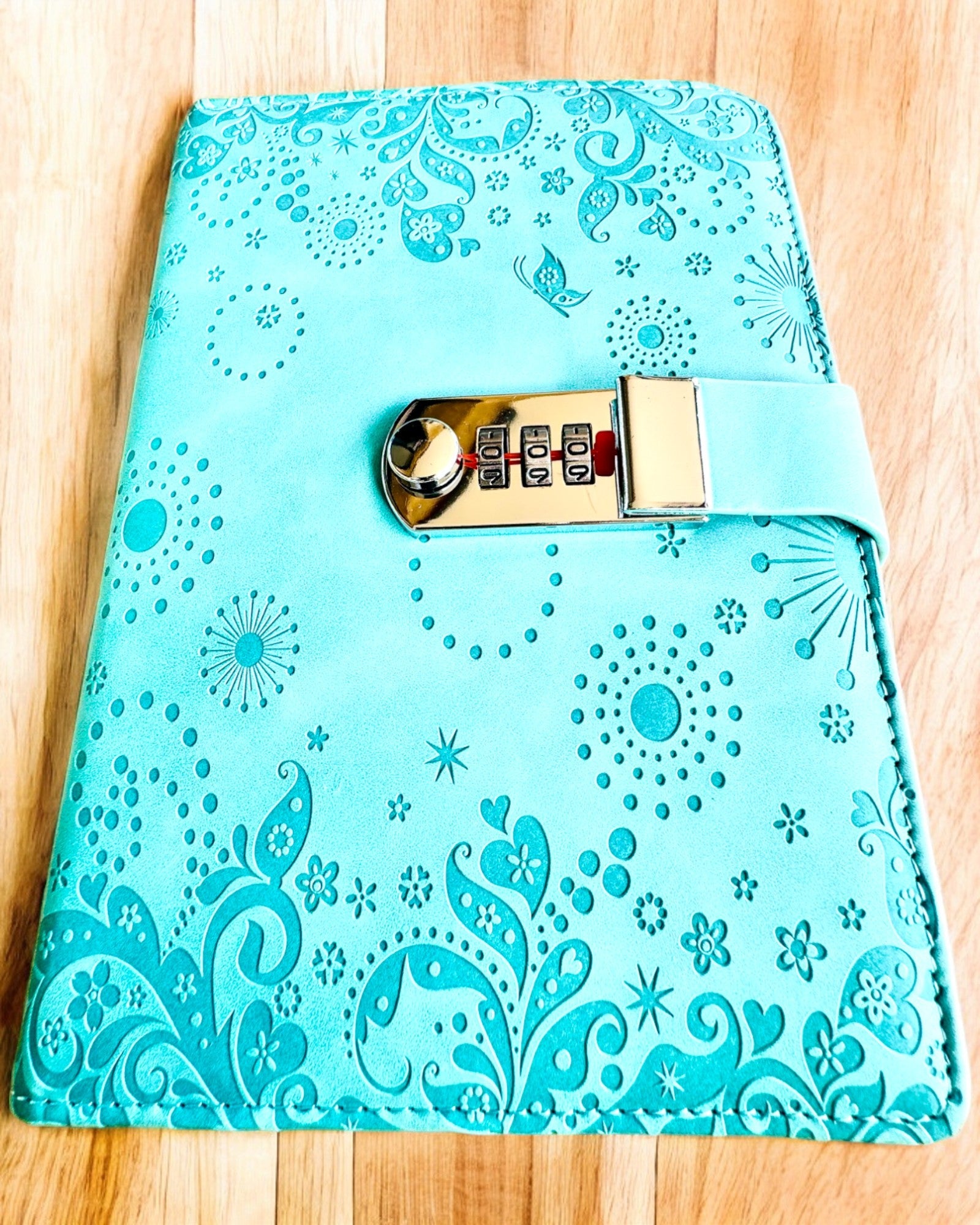 Eksklusiv Notesbog, PU-læder, A5 med Kodelås - "Secret Journal", personliggørelse med gravering