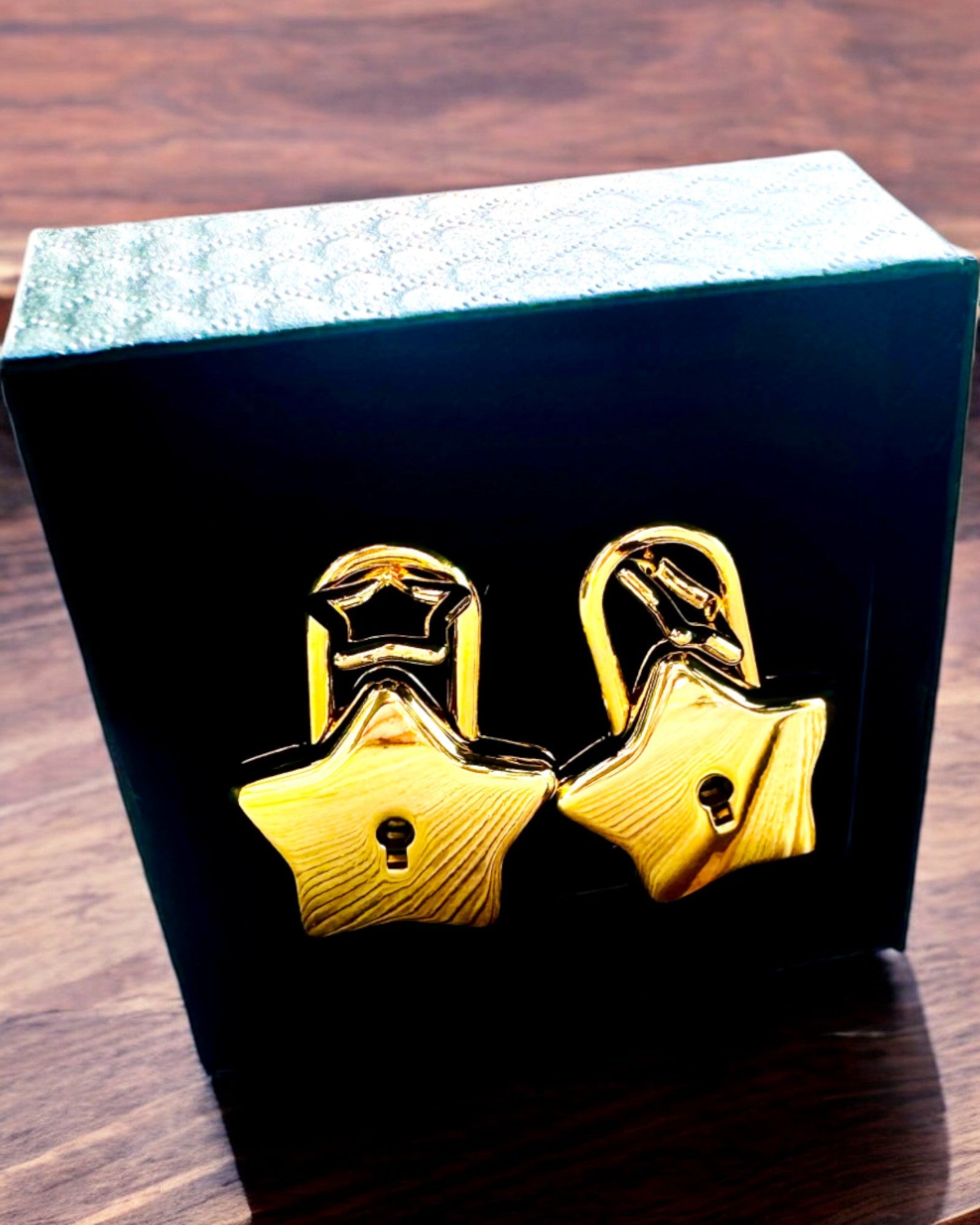 2 Stjerne Mini Hængelåse med Gravering – Beskyt Dine Drømme, personaliseret som gave, 2 farvevarianter at vælge imellem