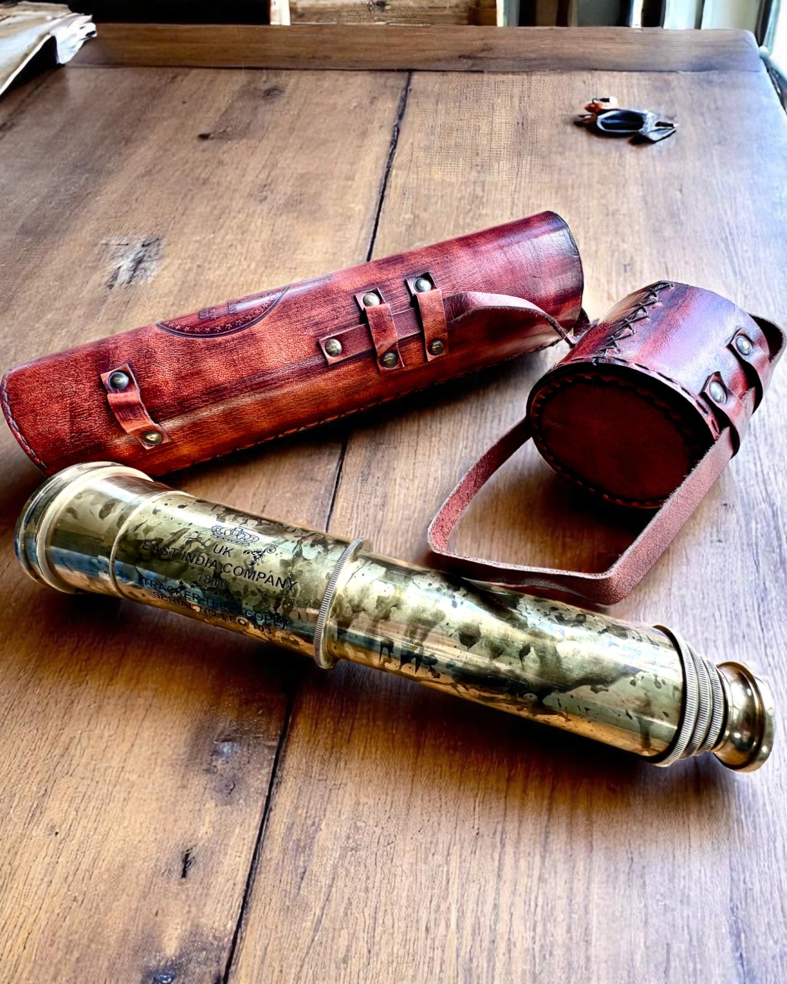 Kongelig Kikkert "Voyager 1818" – Eksklusiv, Messing, 83 cm, håndlavet, etui af Naturlæder – Samlerudgave, personliggørelse med gravering som gave