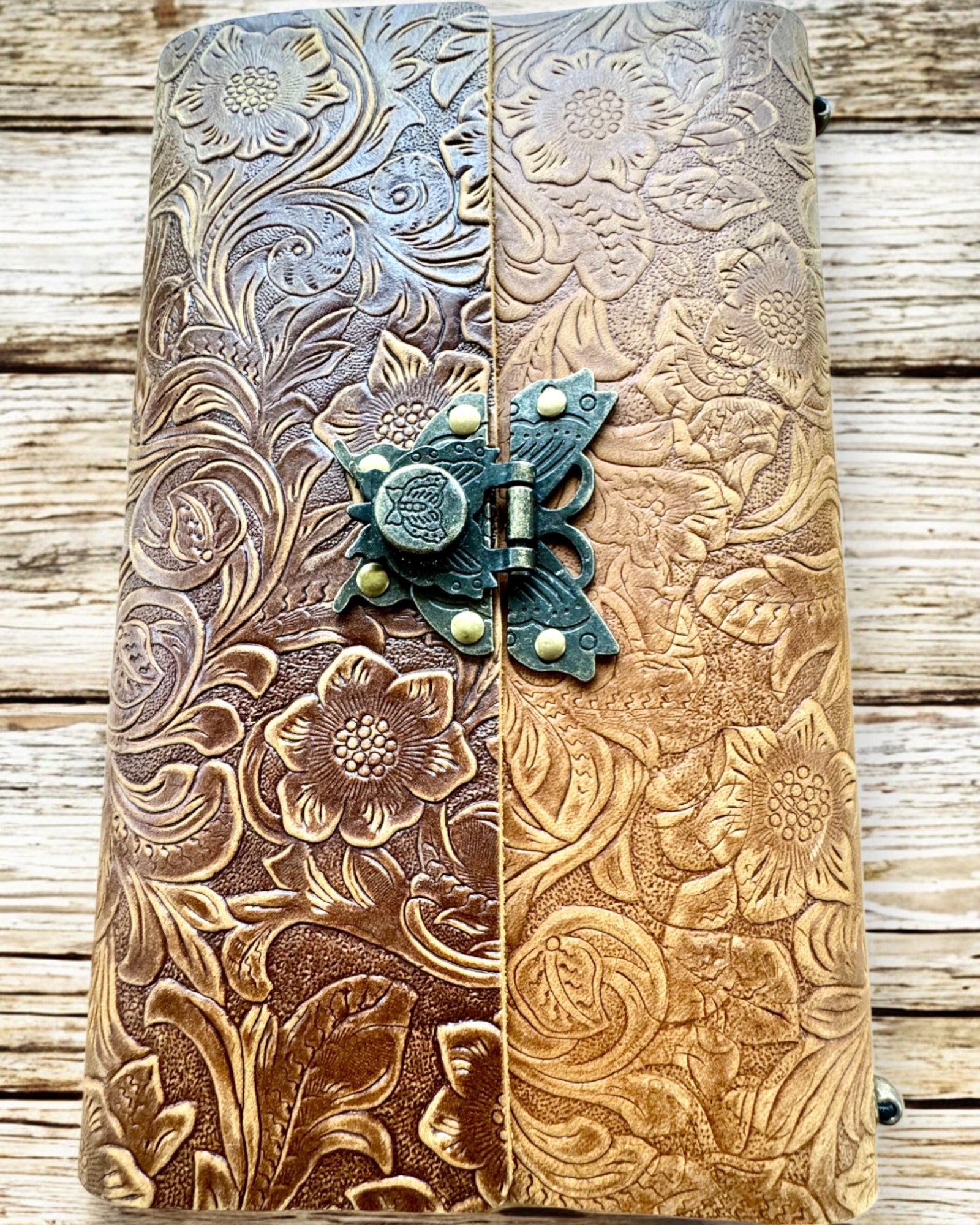 Luksuriøs Retro Notesbog med Læderomslag - "Vintage Elegance", 480 sider, mulighed for personlig gravering