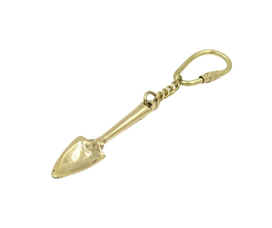 Nøglering i messing Spade Gave til gartneren - KRT28