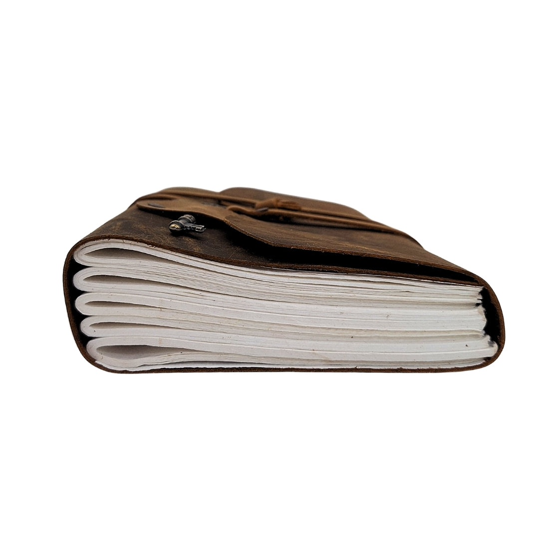 Retro lædernotesbog med lille nøgle og rem 200 sider 18 x 13 cm - AH02