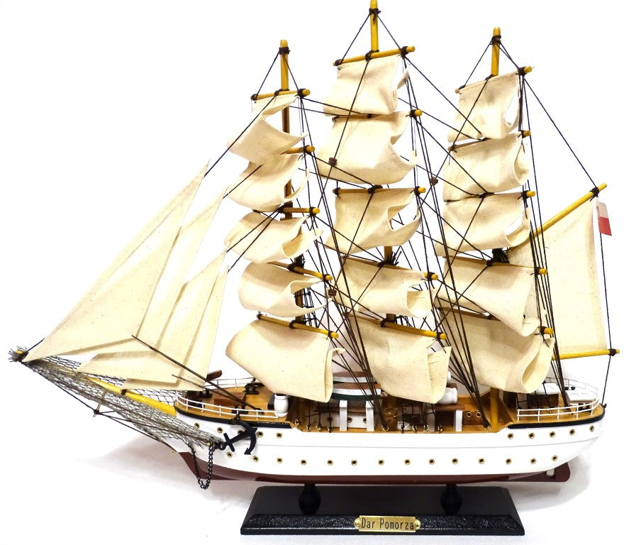 Model af sejlskibet Dar Pomorza 50cm - DARPOM50