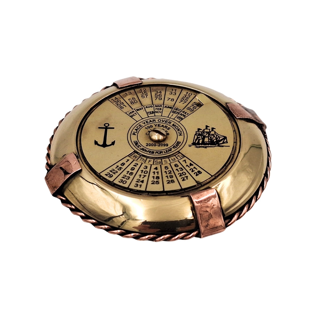 Elegant maritim kalender i messing - NI1422