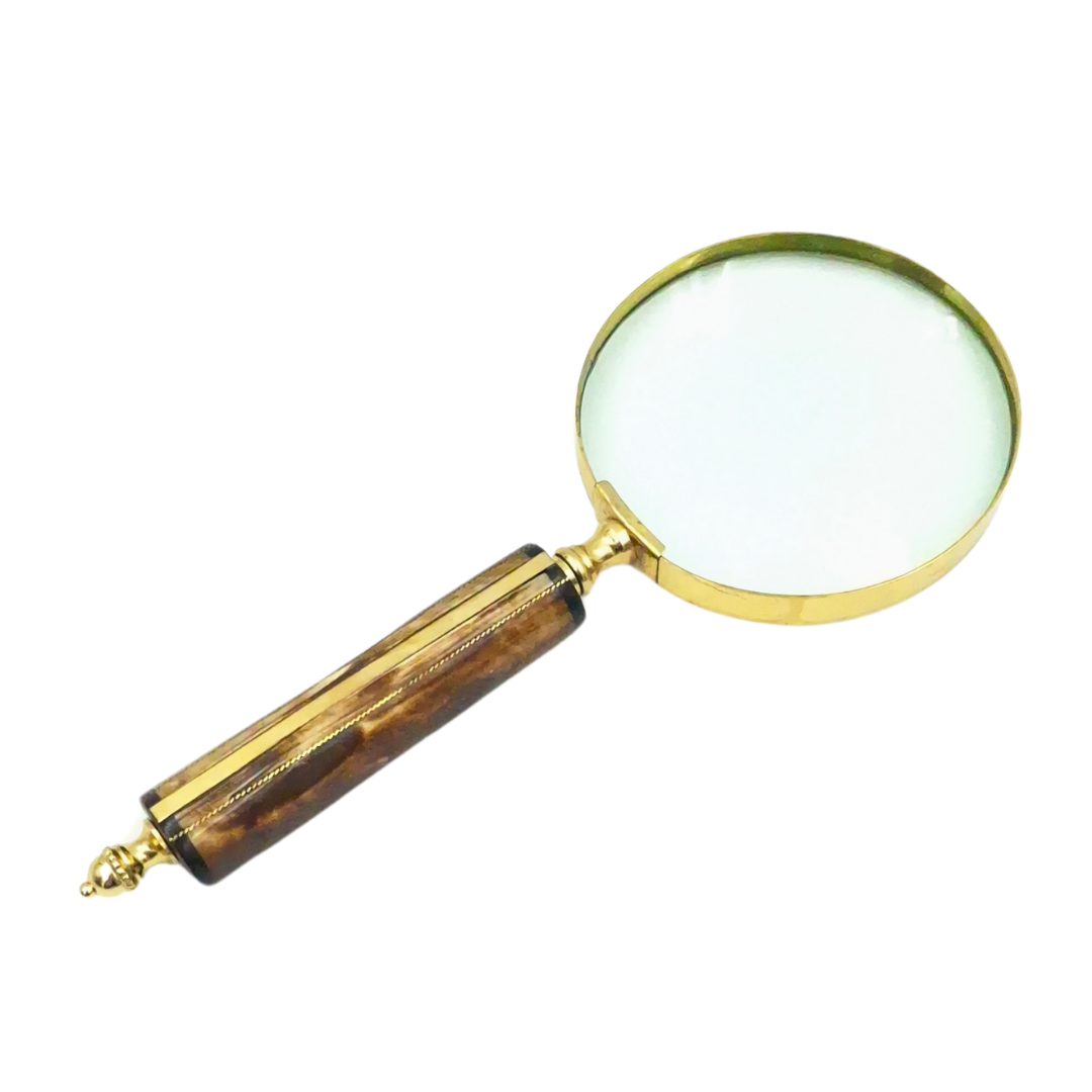 Forstørrelsesglas MFM med messingindfatning og knoglehåndtag, 3.5x forstørrelse, mulighed for personlig gravering, ideel som gave til samlere, guld- og hvid/cremefarvet, mål 10 x 23 x 1.9 cm