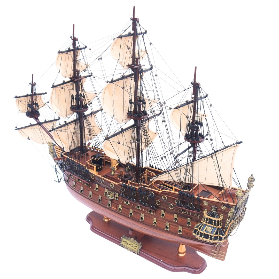 Eksklusiv stor model af sejlskibet HMS Prince 94cm med mulighed for personlig gravering