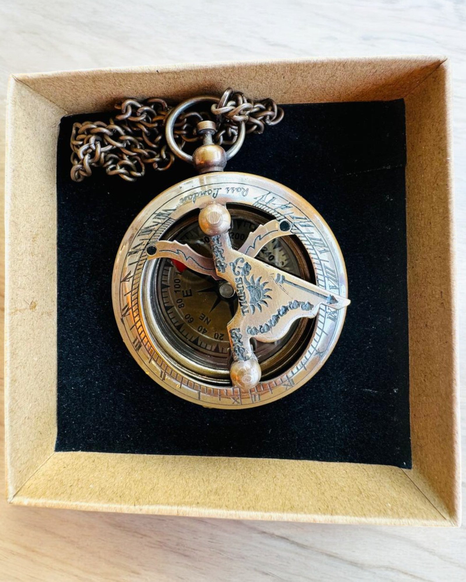 Rejsekompas med gravering, personalisering – Håndværk af indiske håndværkere