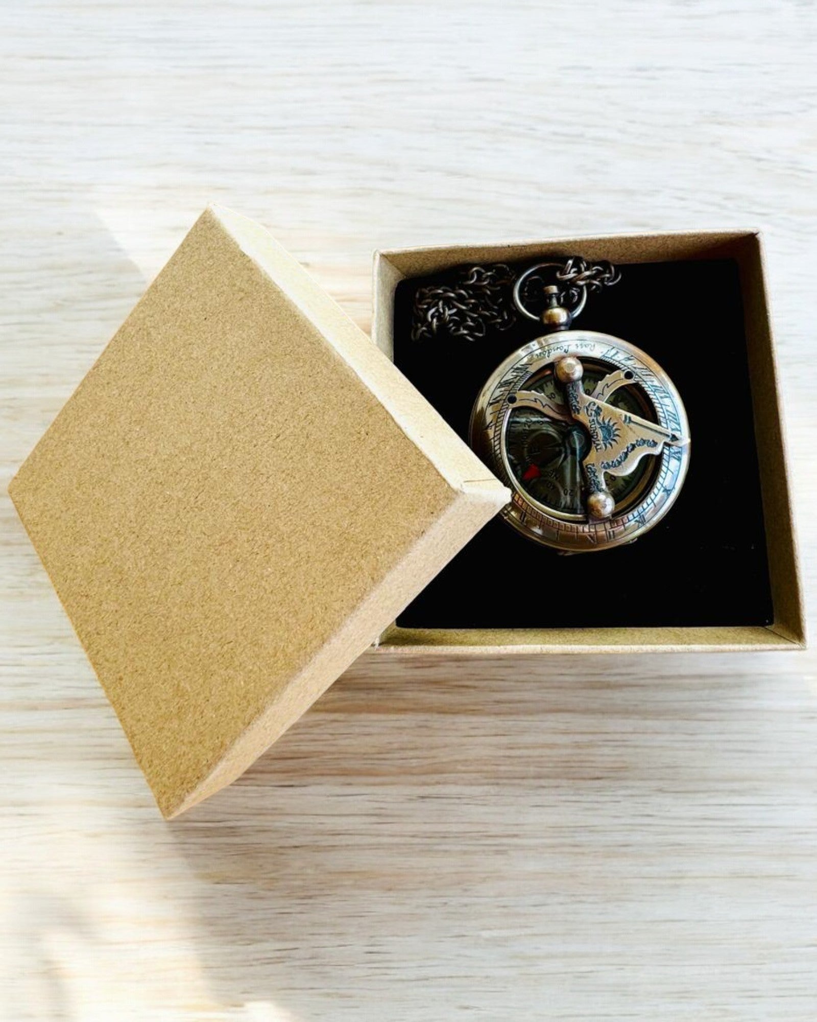 Rejsekompas med gravering, personalisering – Håndværk af indiske håndværkere