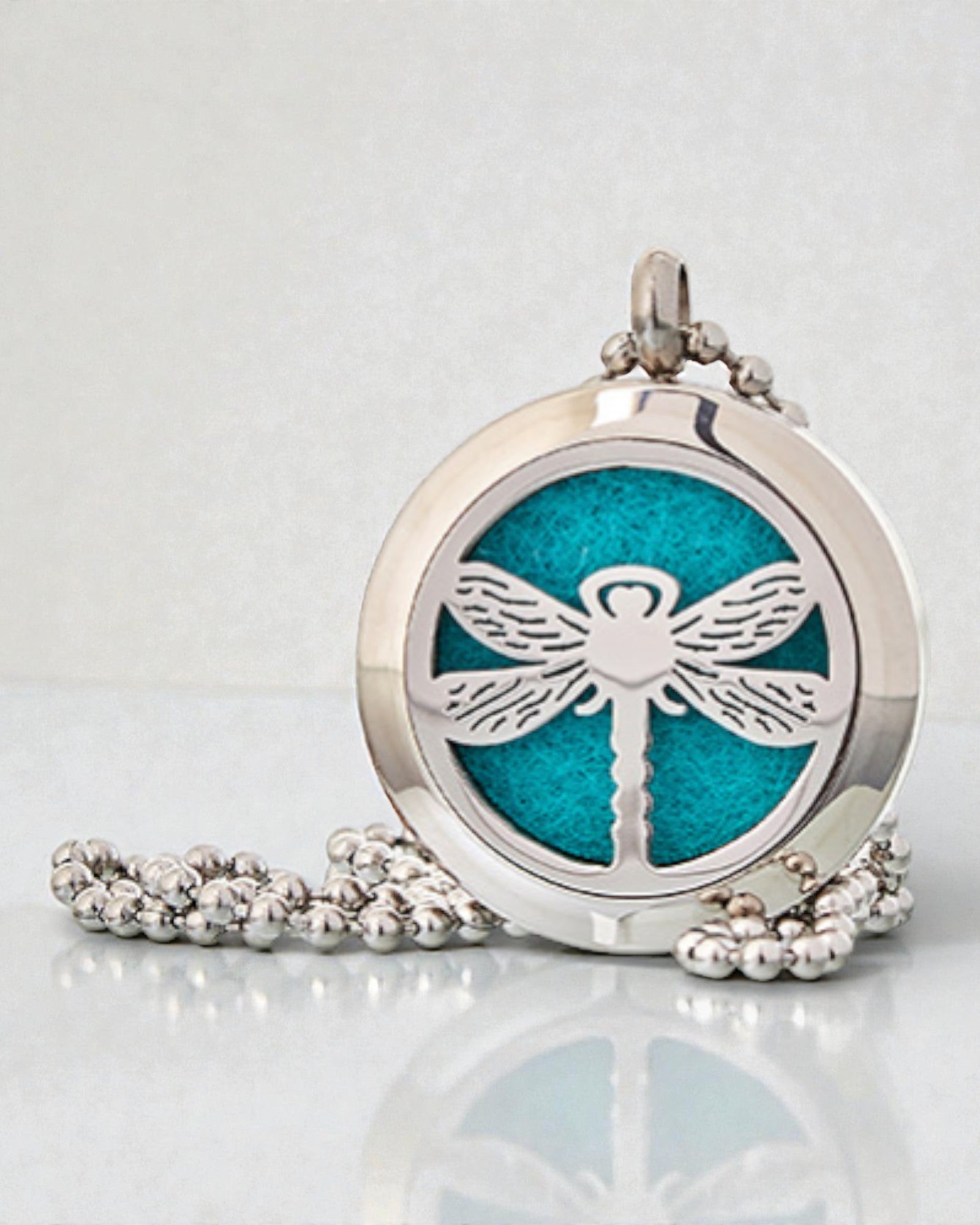 Aromalife Dragonfly Spirit halskæde – Duftmedaljon med guldsmed 25 mm