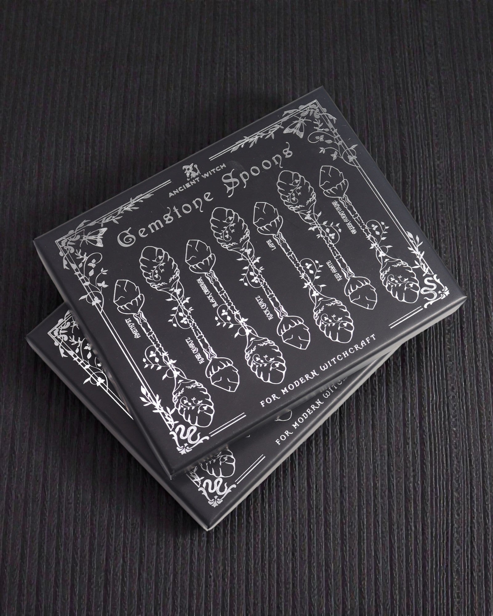 Arcana Noctis – Zestaw 7 Ciemnoszarych Łyżeczek Wiedźmy z Naturalnymi Kamieniami