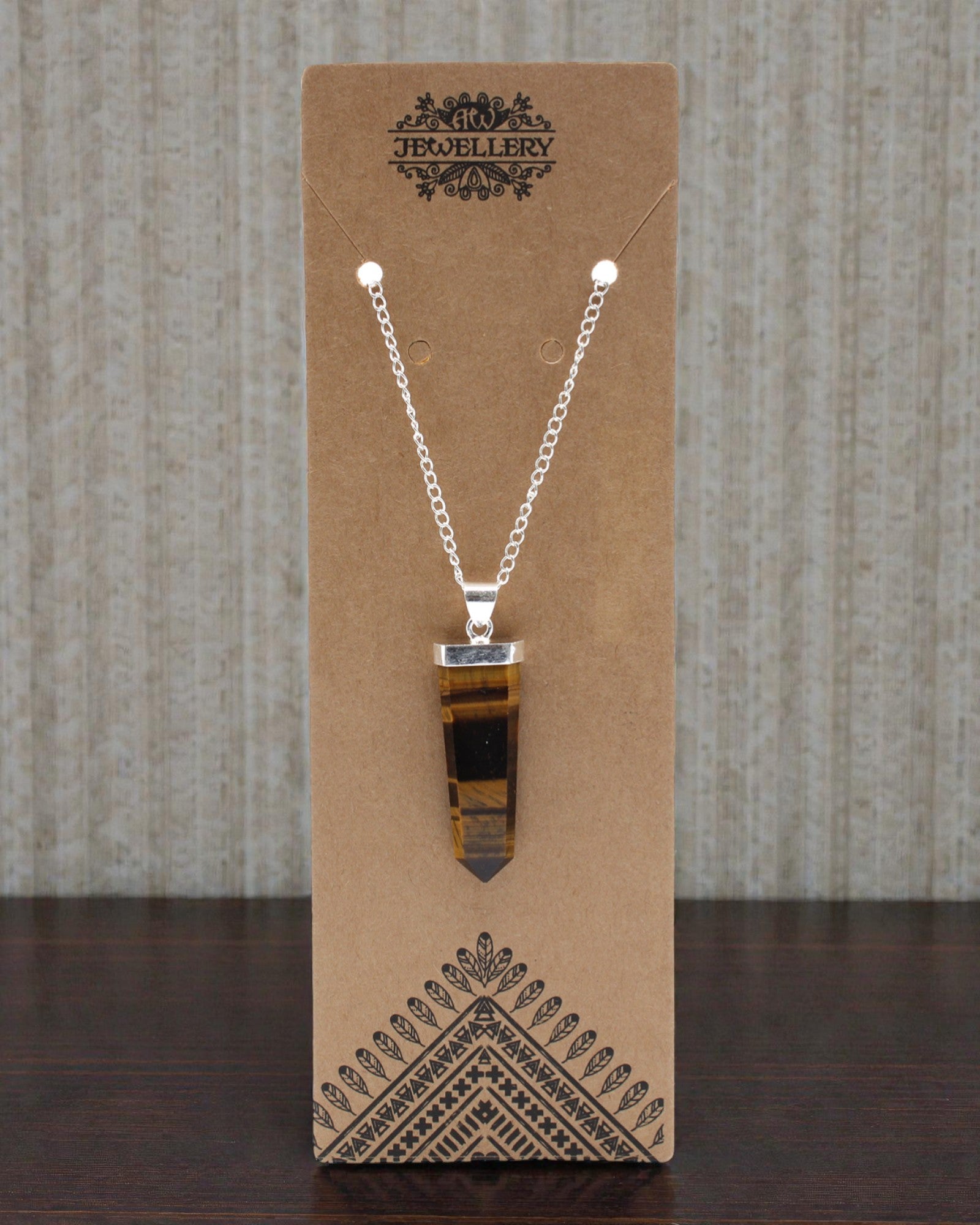 Tiger Flame – Fladt vedhæng af tigerøje i krystalslibning