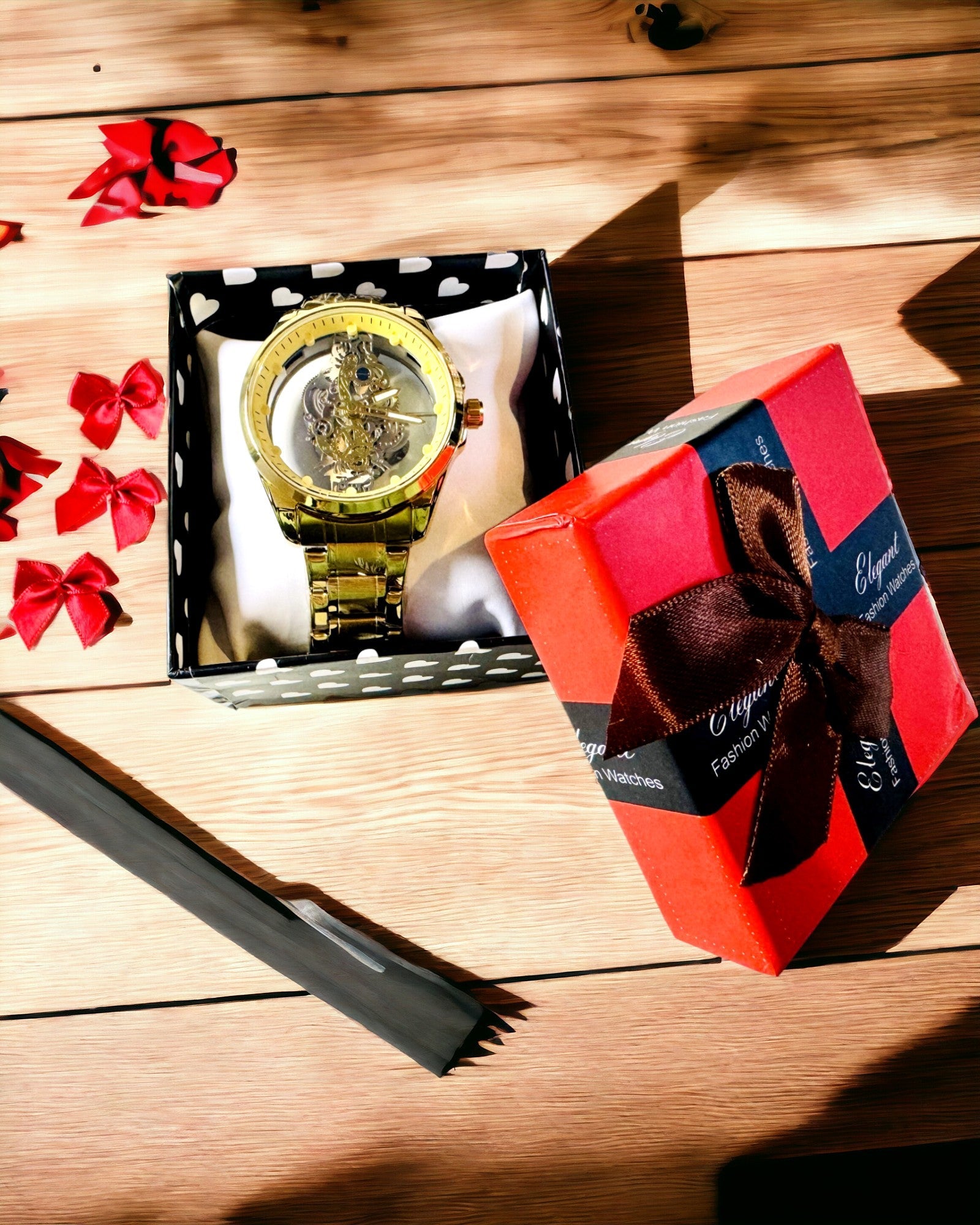 Herreur med sportsdesign og gennemsigtigt kvartsurværk på begge sider samt armbånd i aluminium – Ideel som gave. Personliggørelse med gravering