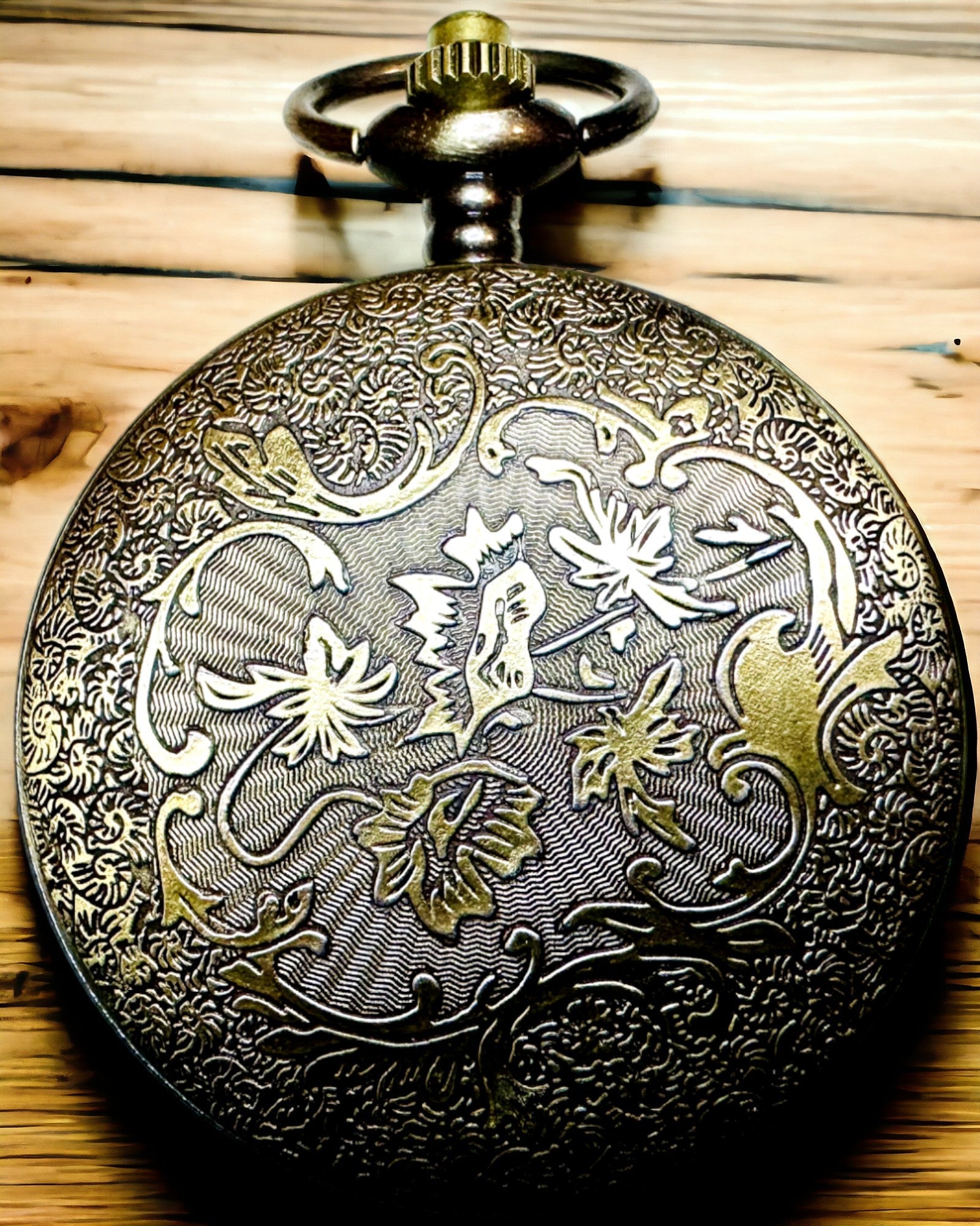 Vintage Navigationskompas med Filigranmønster – brun-guld farve