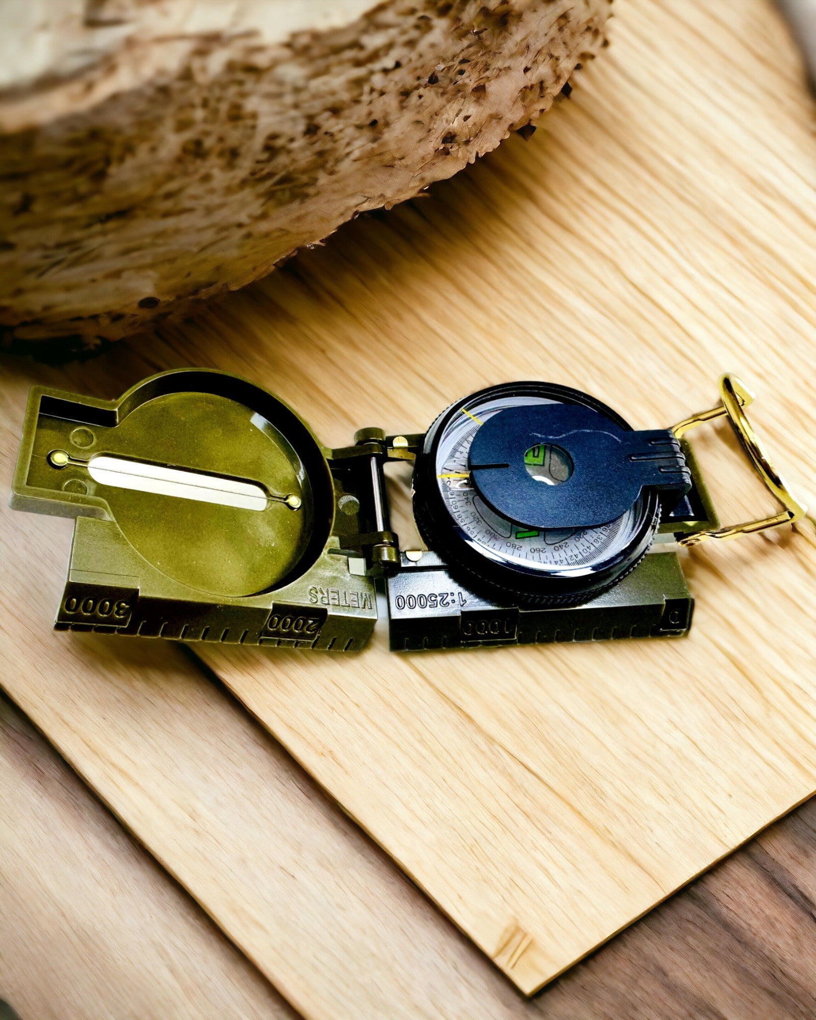 Vandtæt Kompas Navigation med Høj Præcision i Army Grøn – Pålidelig i Orientering, mulighed for gravering