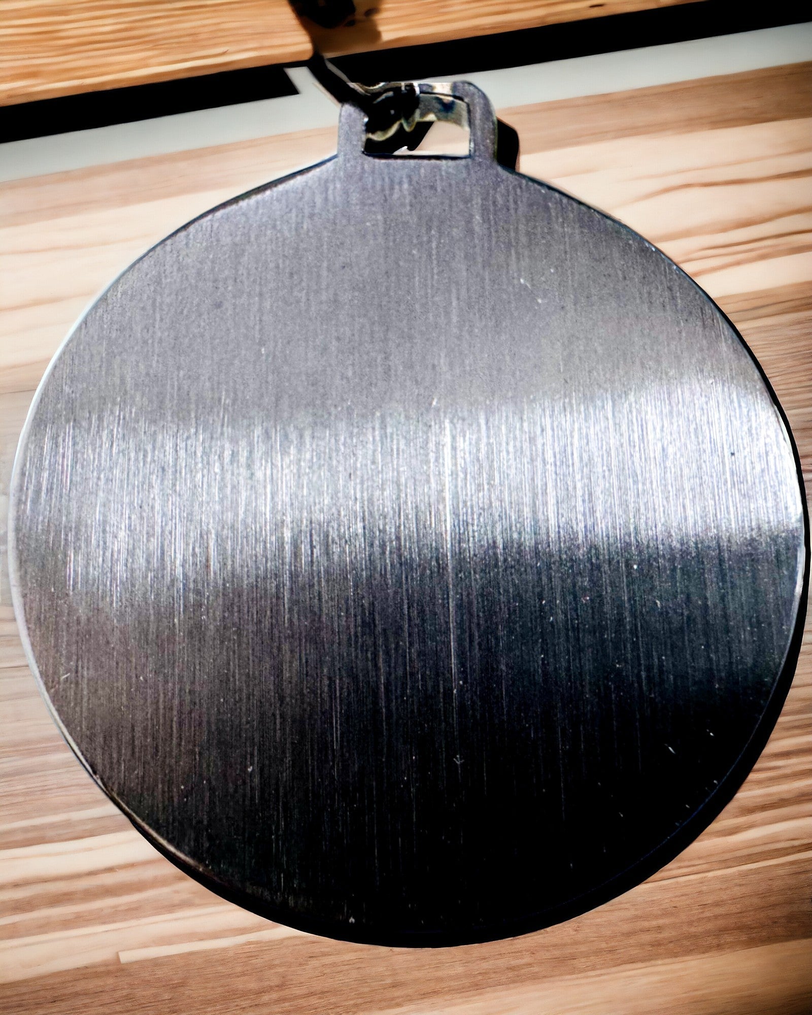 Kompas Halskæde – Smedet Smykke i Rustfrit Stål til Mænd og Kvinder i To Farver, med Gravering