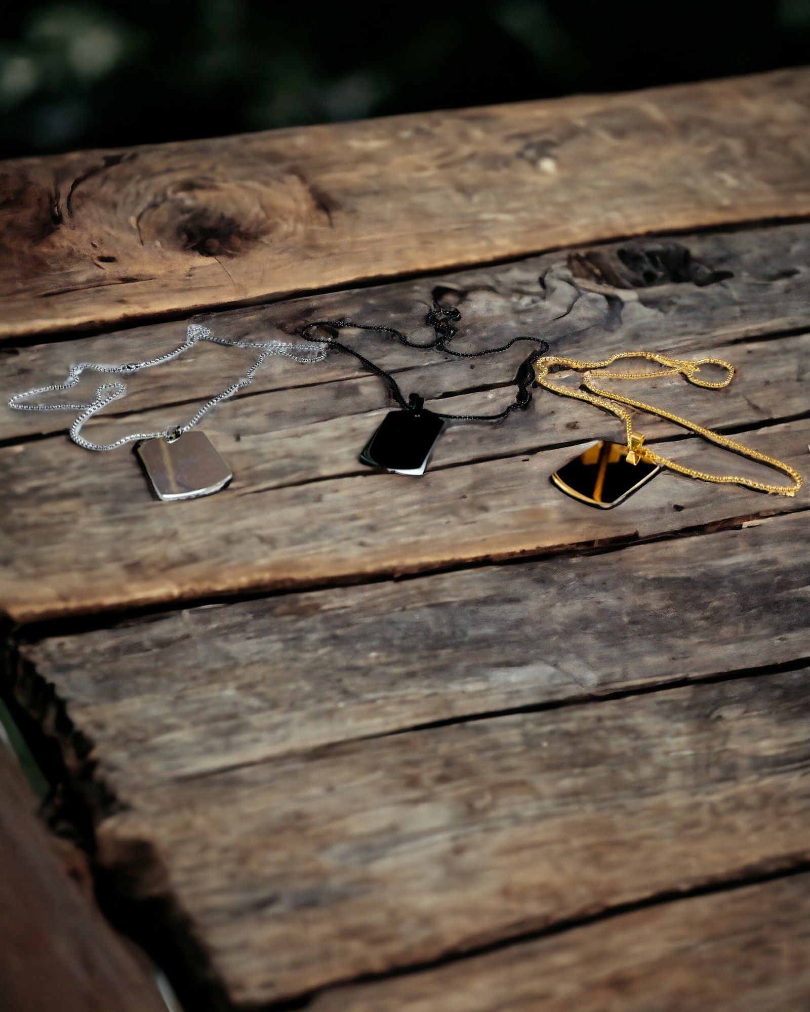 Halskæde med Dog Tag "Tre Nuancer af Stil" - ID-brik - Elegant Vedhæng i Rustfrit Stål med Mulighed for Gravering