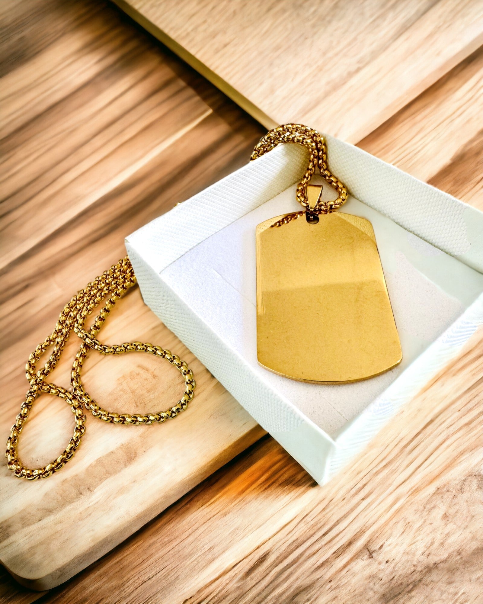 Halskæde med Dog Tag "Tre Nuancer af Stil" - ID-brik - Elegant Vedhæng i Rustfrit Stål med Mulighed for Gravering