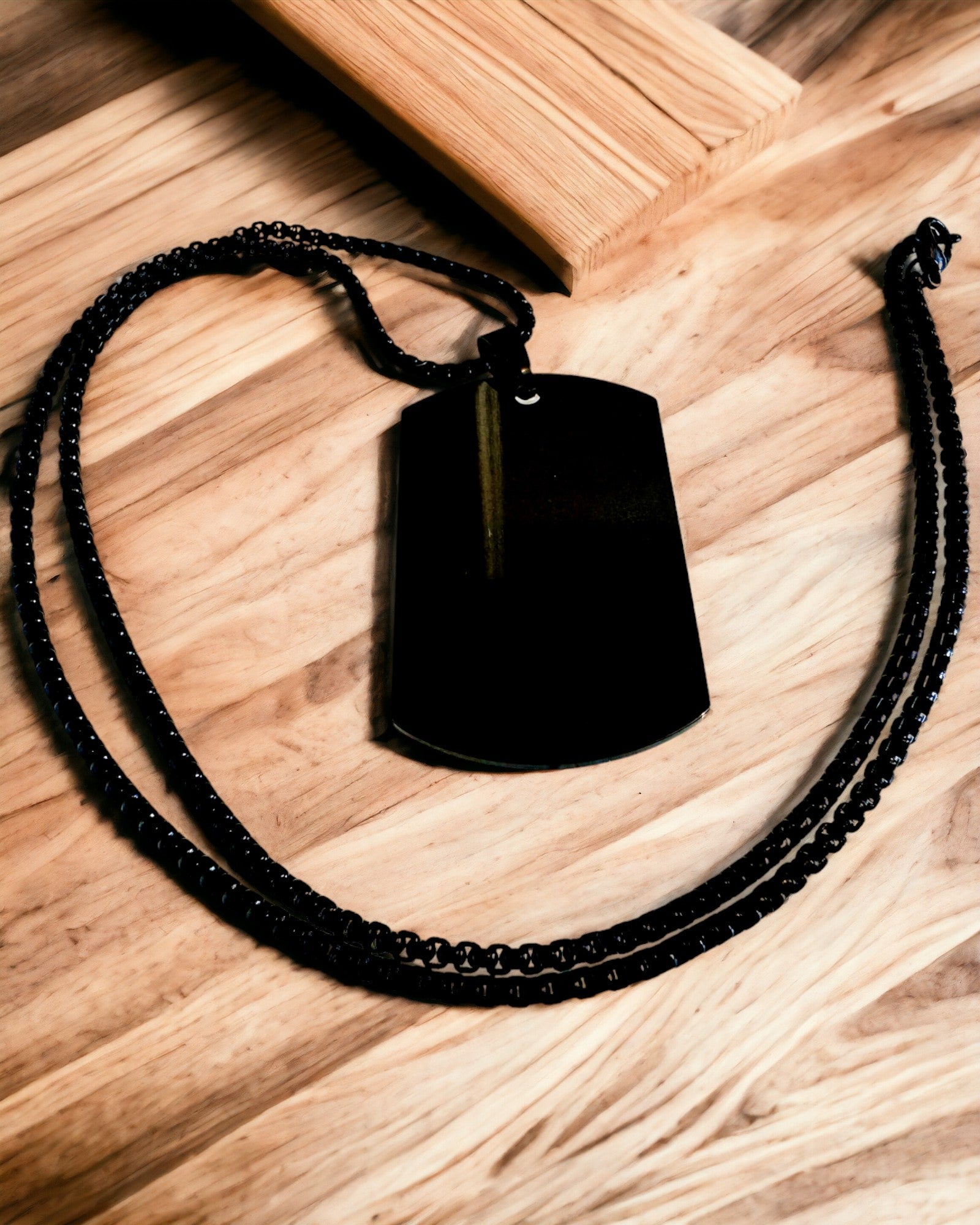 Halskæde med Dog Tag "Tre Nuancer af Stil" - ID-brik - Elegant Vedhæng i Rustfrit Stål med Mulighed for Gravering