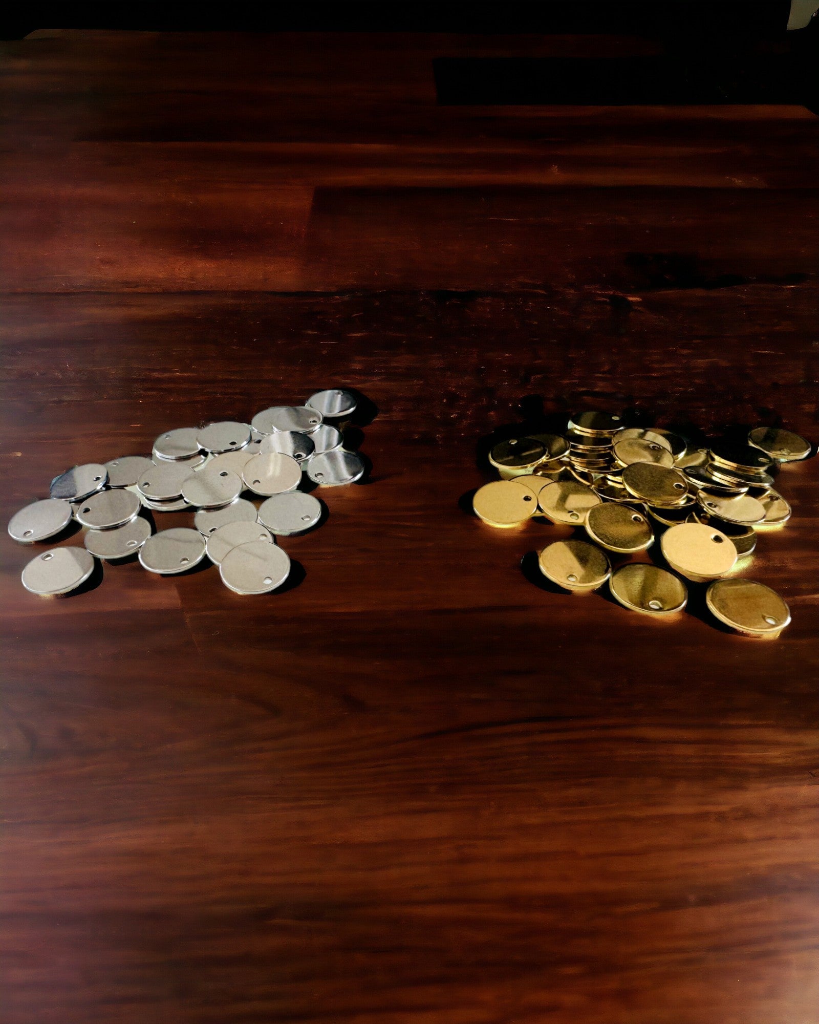 Rundt Vedhæng i Rustfrit Stål til gave med mulighed for Personalisering, gravering