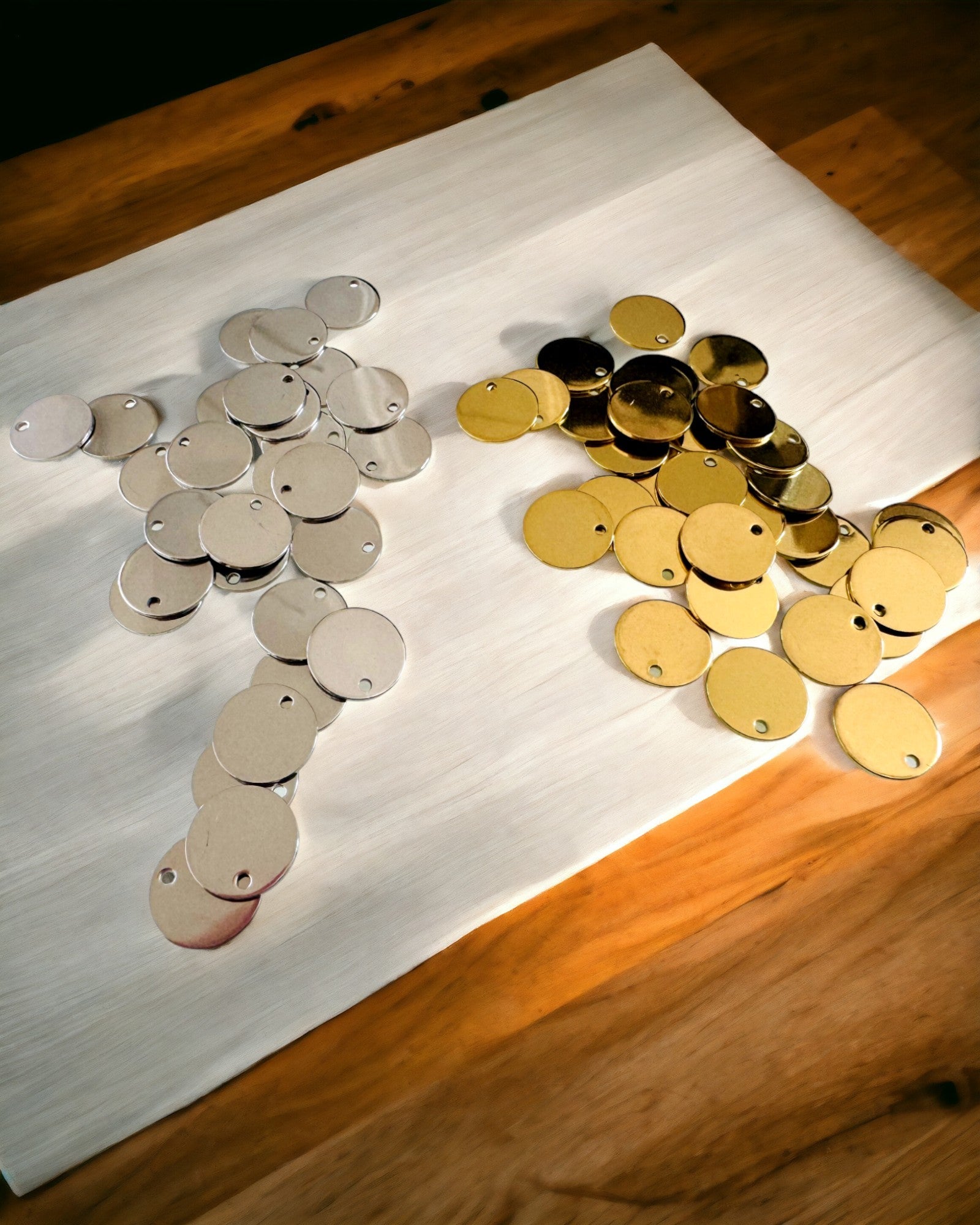 Rundt Vedhæng i Rustfrit Stål til gave med mulighed for Personalisering, gravering