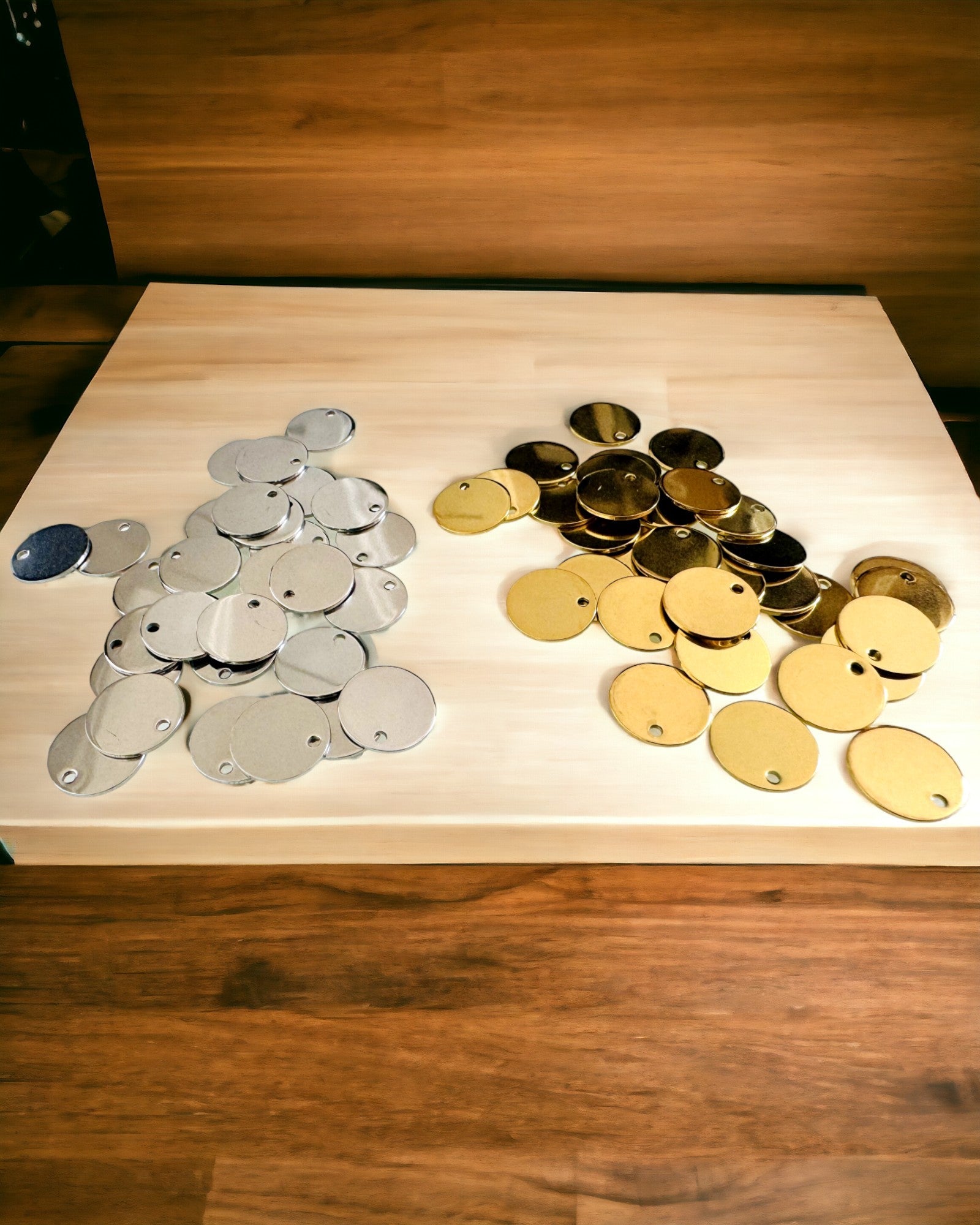 Rundt Vedhæng i Rustfrit Stål til gave med mulighed for Personalisering, gravering