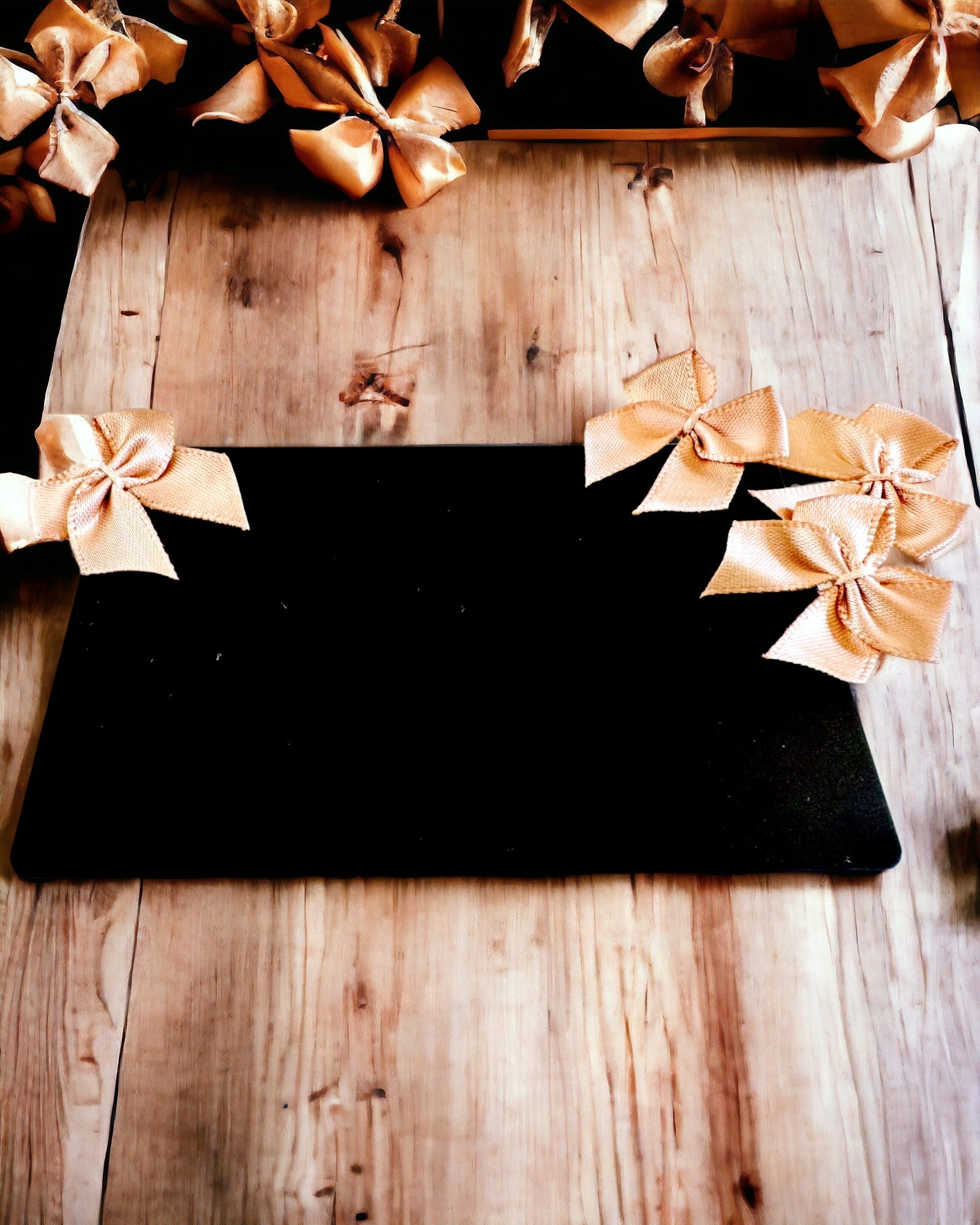 Eksklusivt Sort Metal Visitkort med Mulighed for Personalisering – Ideel som Gave