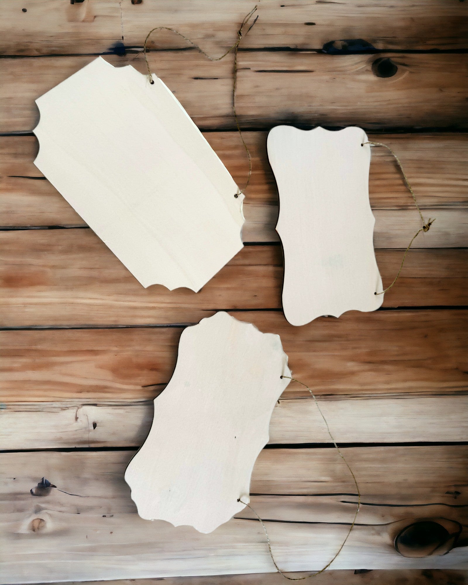 Dekorativt Trævedhæng med Mulighed for Personliggørelse – Mange Former