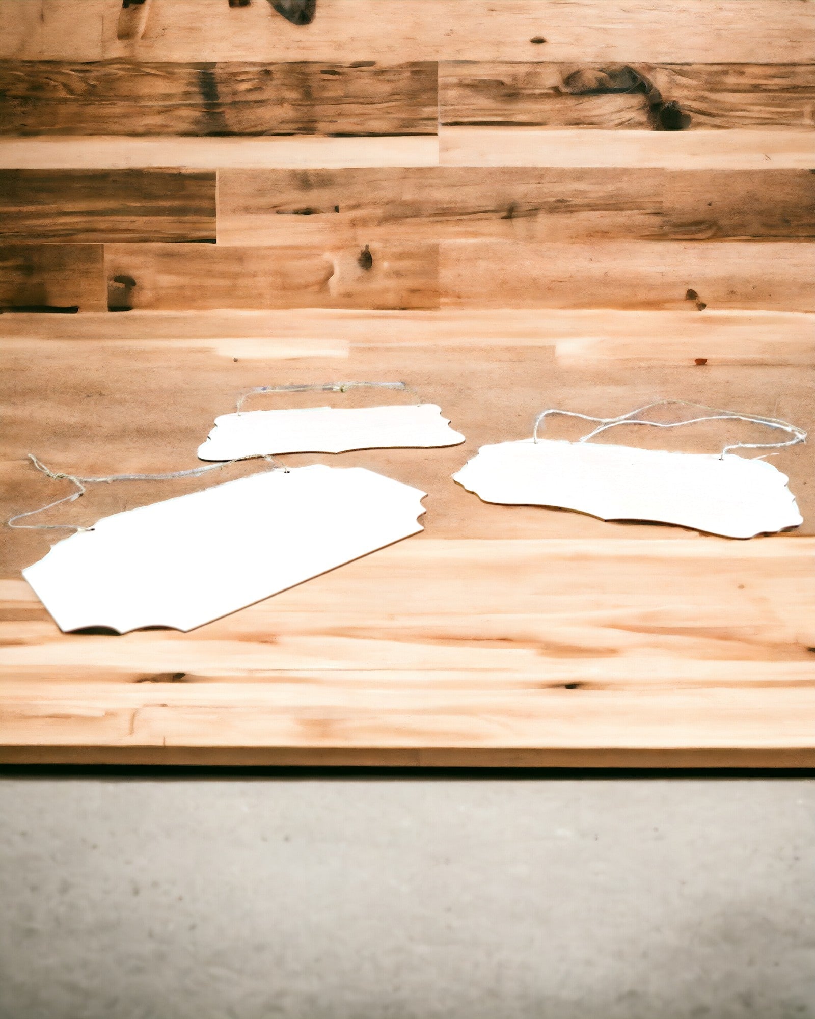 Dekorativt Trævedhæng med Mulighed for Personliggørelse – Mange Former