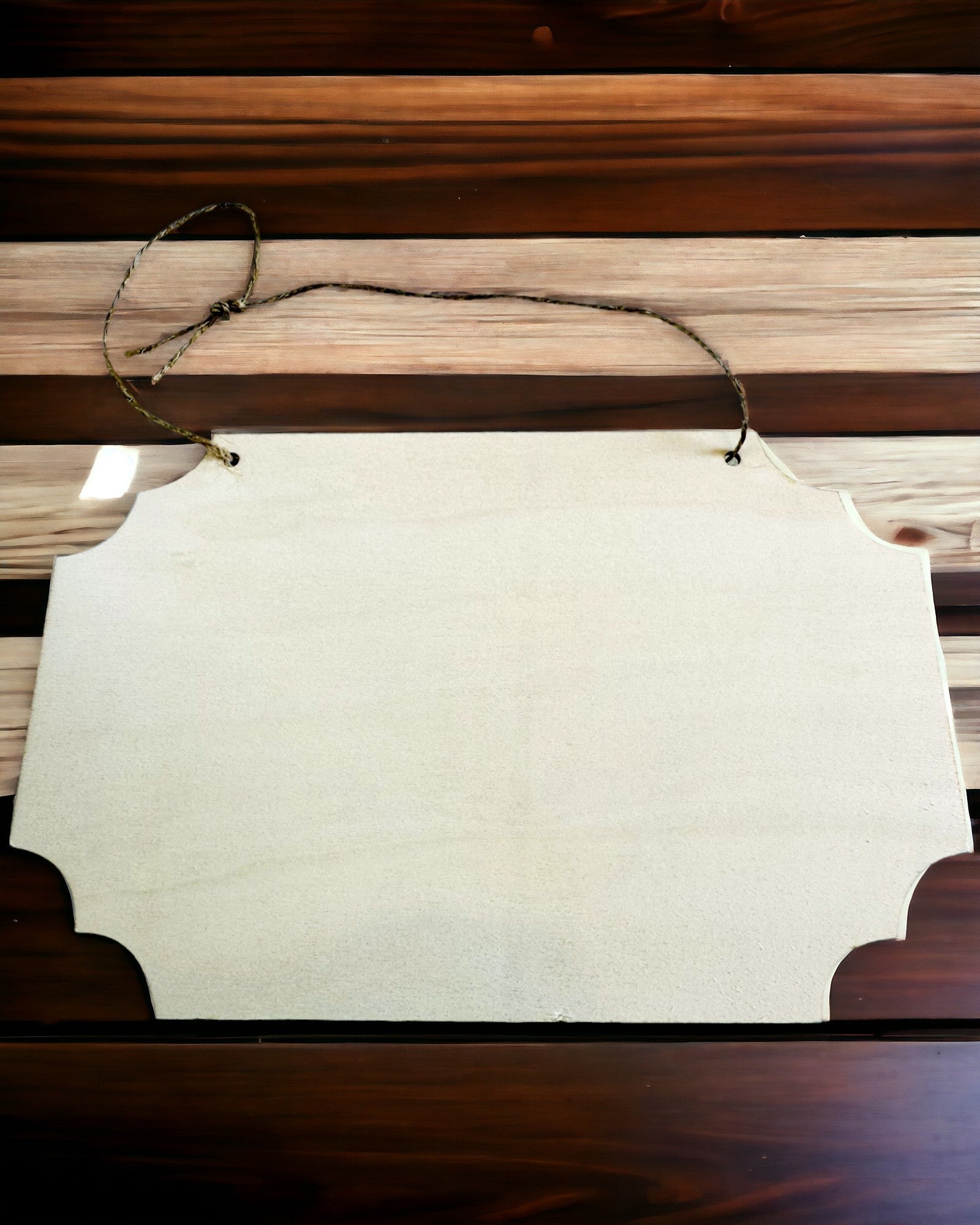 Dekorativt Trævedhæng med Mulighed for Personliggørelse – Mange Former