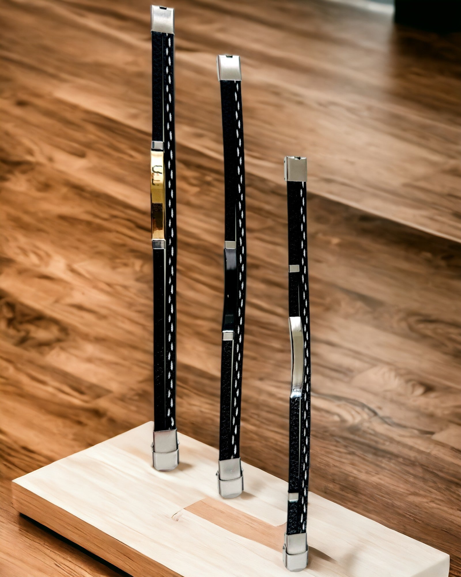 Sportsarmbånd i PU-læder og rustfrit stål med mulighed for gravering – 3 farver