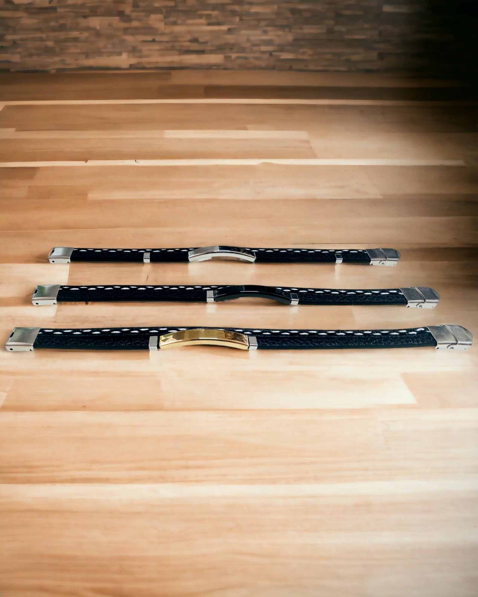 Sportsarmbånd i PU-læder og rustfrit stål med mulighed for gravering – 3 farver