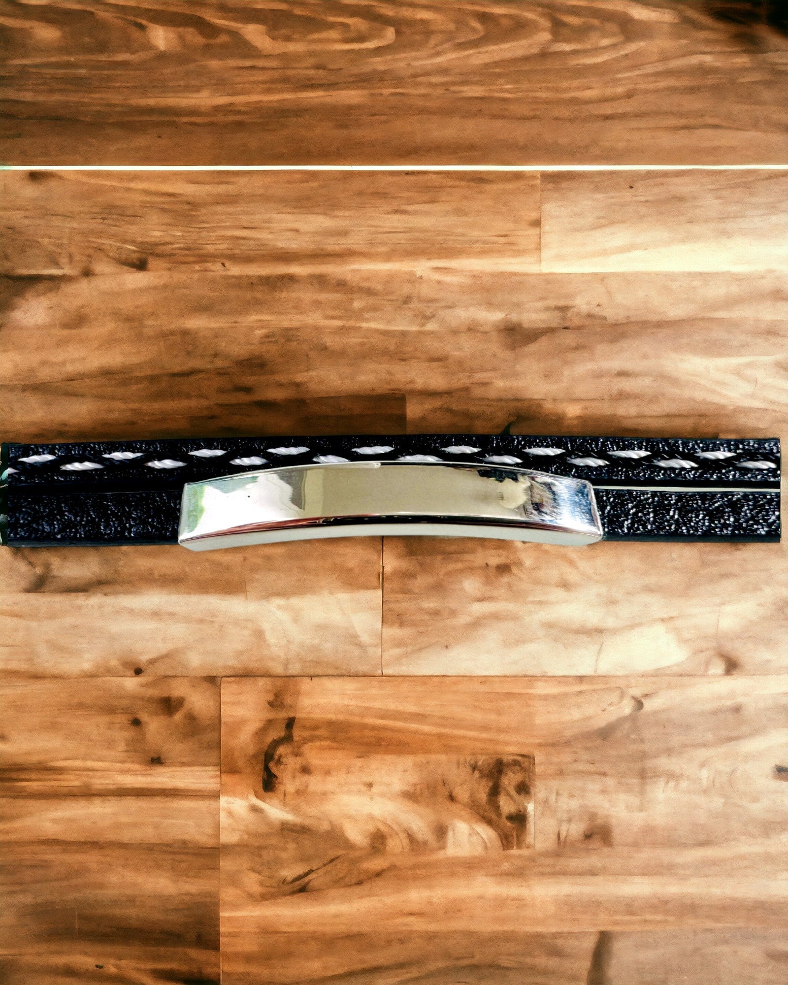 Sportsarmbånd i PU-læder og rustfrit stål med mulighed for gravering – 3 farver