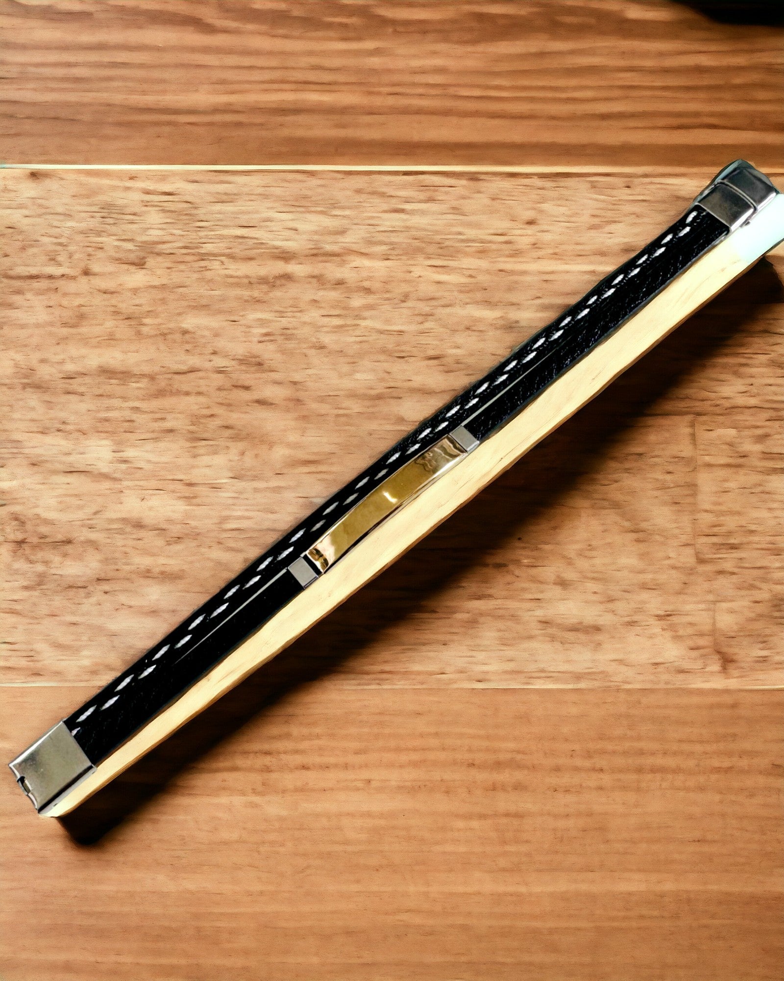 Sportsarmbånd i PU-læder og rustfrit stål med mulighed for gravering – 3 farver