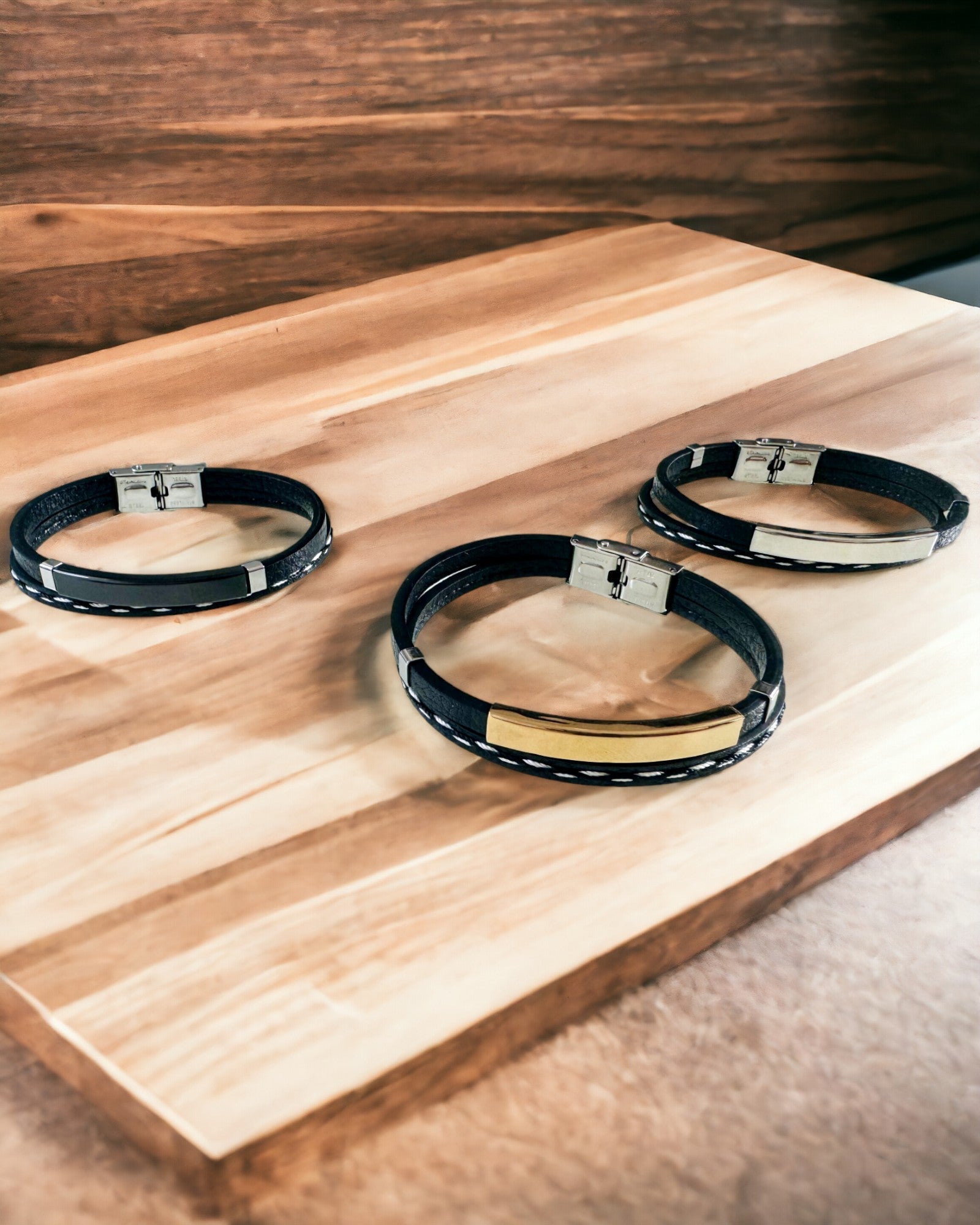 Sportsarmbånd i PU-læder og rustfrit stål med mulighed for gravering – 3 farver