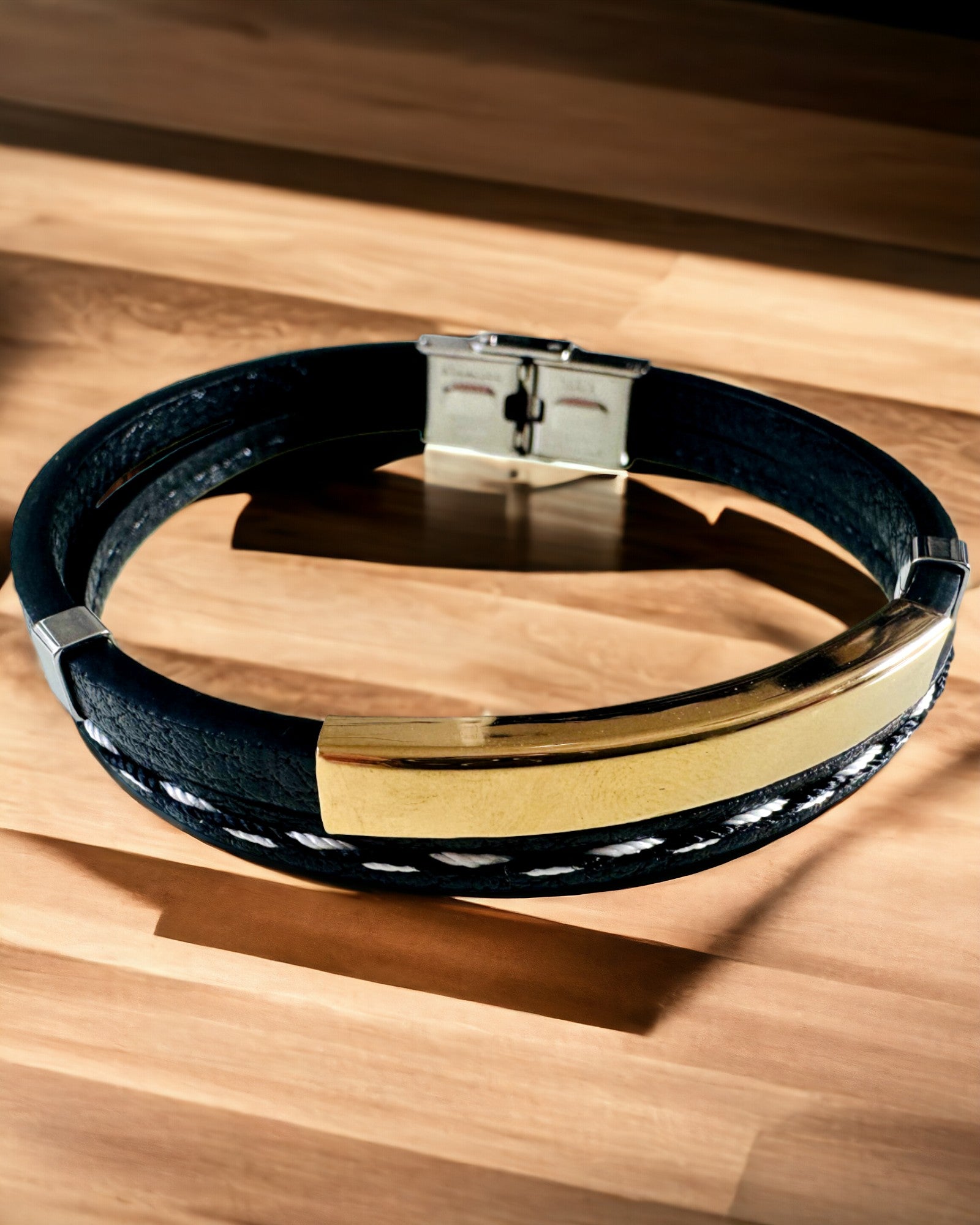 Sportsarmbånd i PU-læder og rustfrit stål med mulighed for gravering – 3 farver