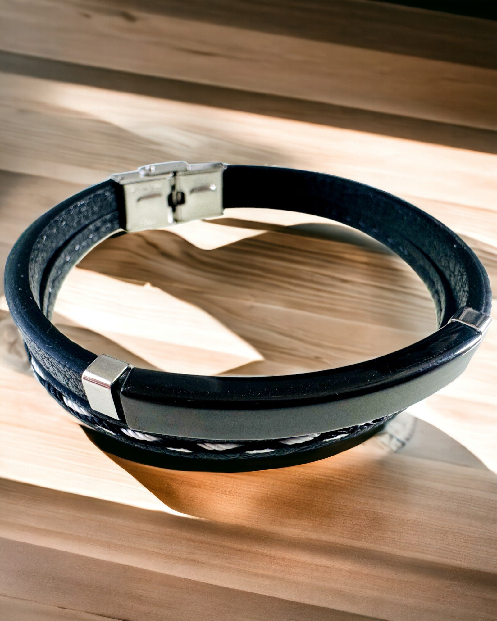 Sportsarmbånd i PU-læder og rustfrit stål med mulighed for gravering – 3 farver