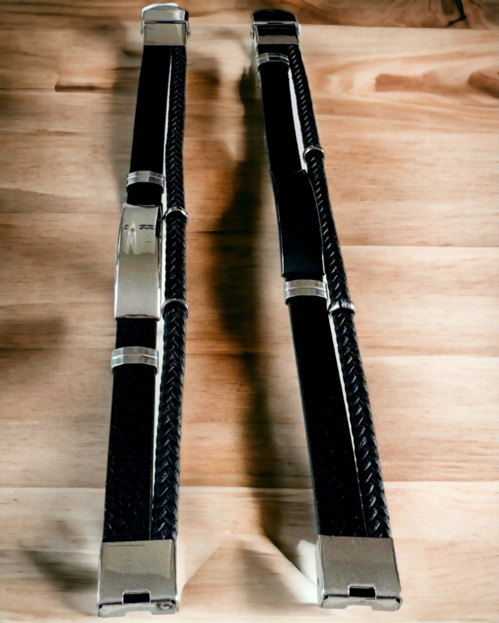 Herrearmbånd i PU-læder og rustfrit stål med mulighed for gravering – Tilgængelig i to farvevarianter