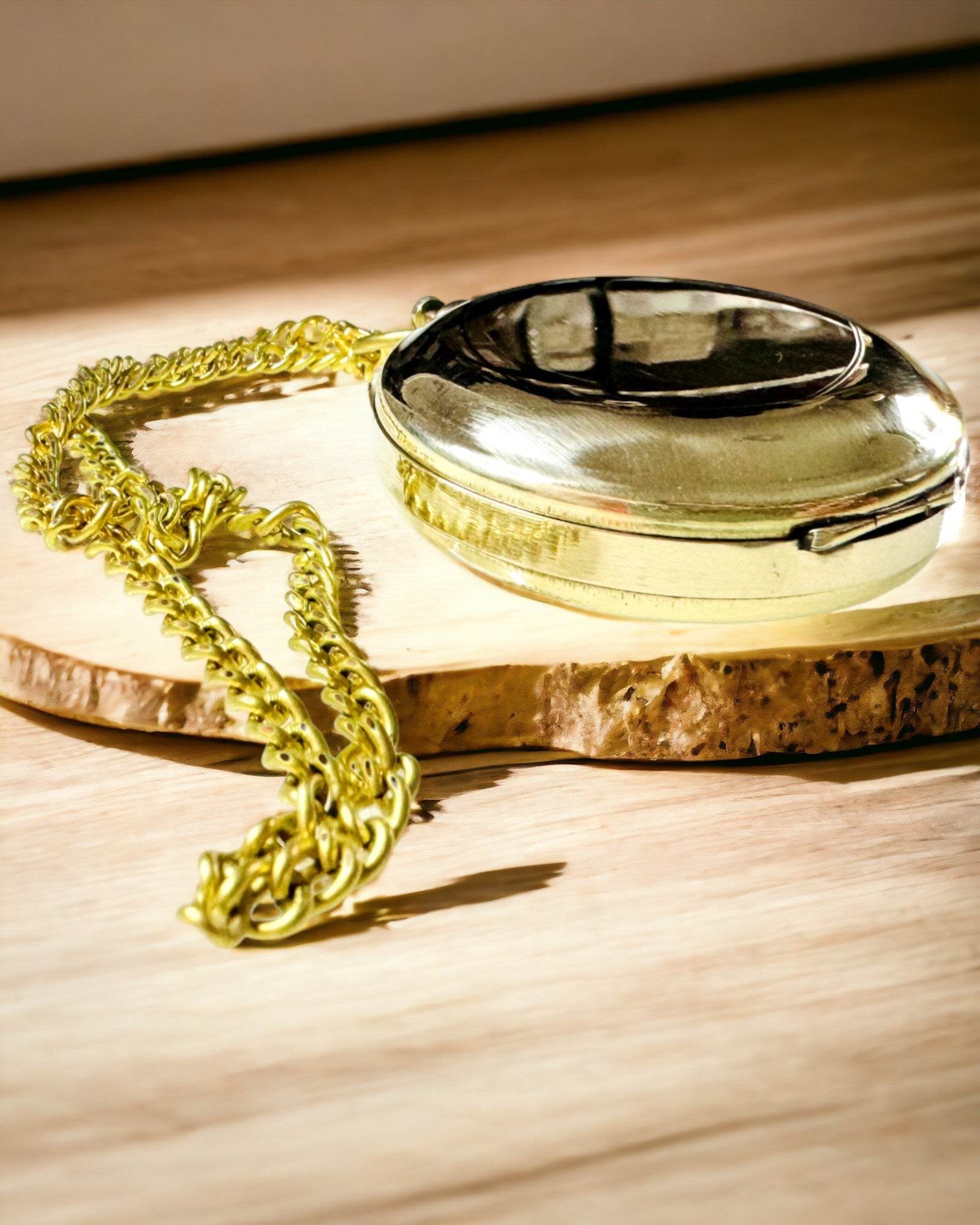 Kompas i gylden farve Przygoda – Elegant Oplevelsesnavigator