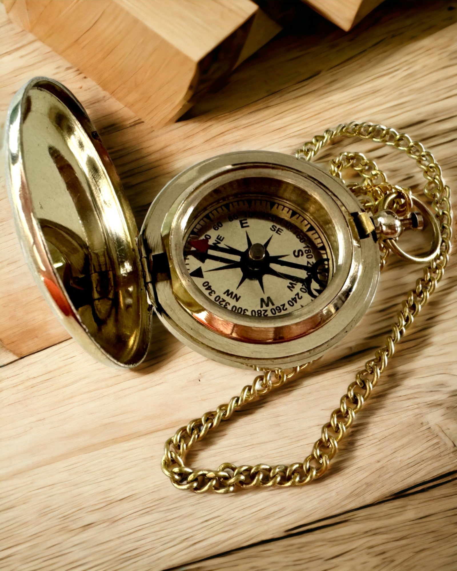 Kompas i gylden farve Przygoda – Elegant Oplevelsesnavigator
