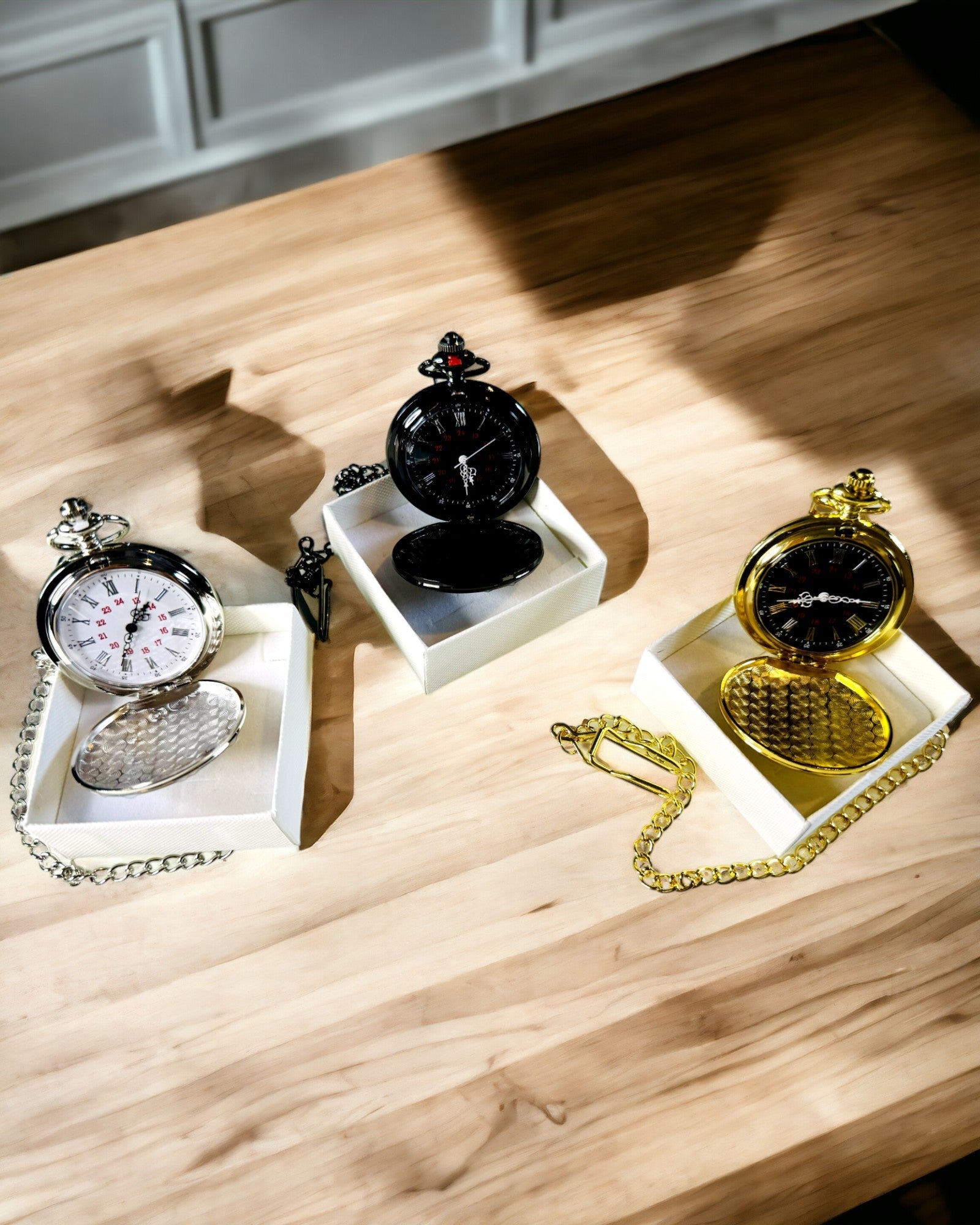 Sort lommeur "Elegancja Czasu" med mulighed for personalisering